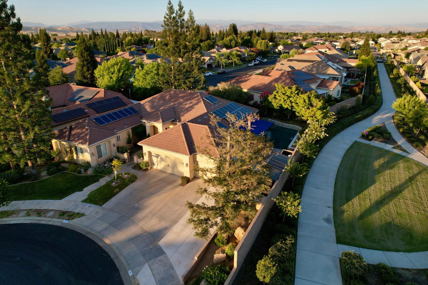 1813 N Ryan Ave, Clovis, CA 93619