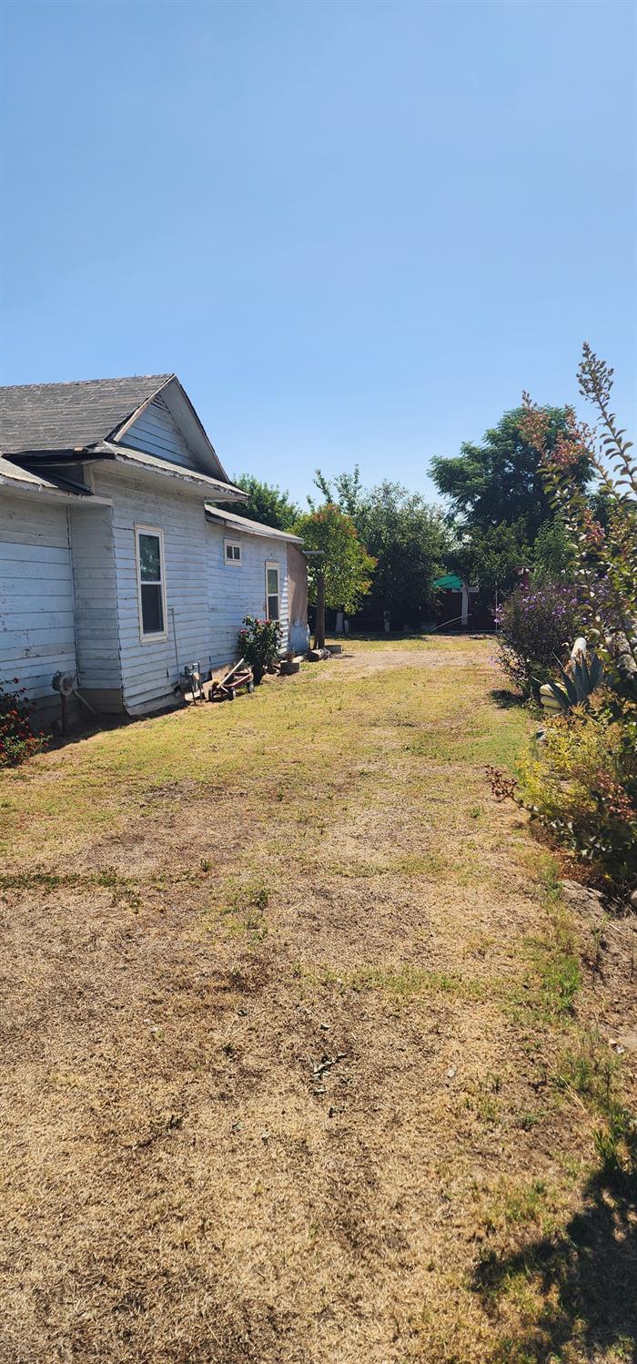 37774 Hunter Rd, Dinuba, CA 93618