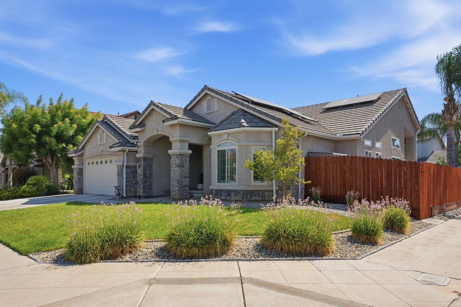 2850 N Apricot Ave, Fresno, CA 93727