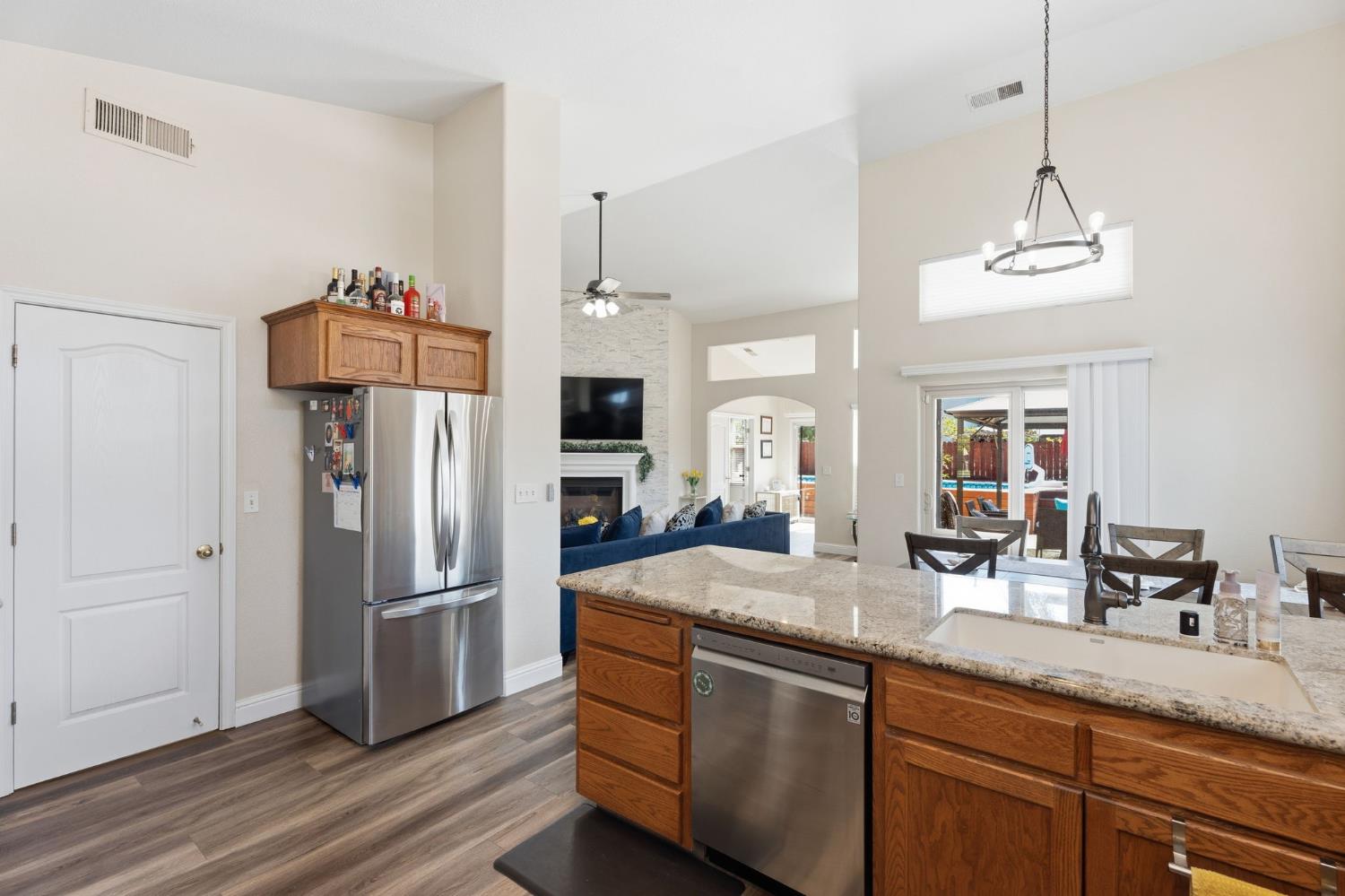 2850 N Apricot Ave, Fresno, CA 93727