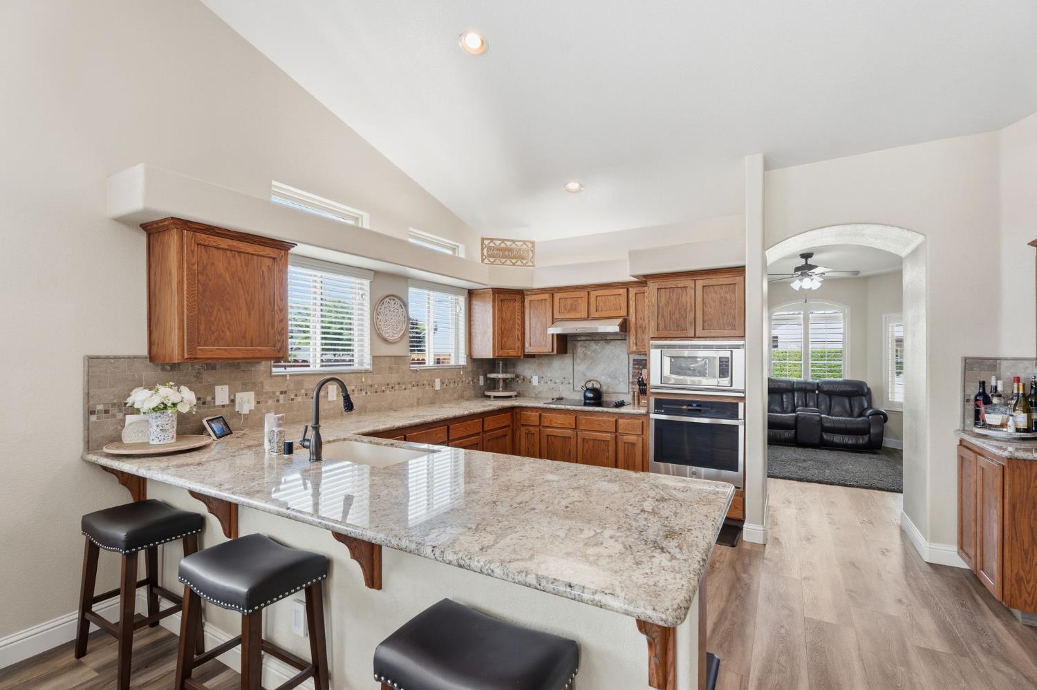 2850 N Apricot Ave, Fresno, CA 93727