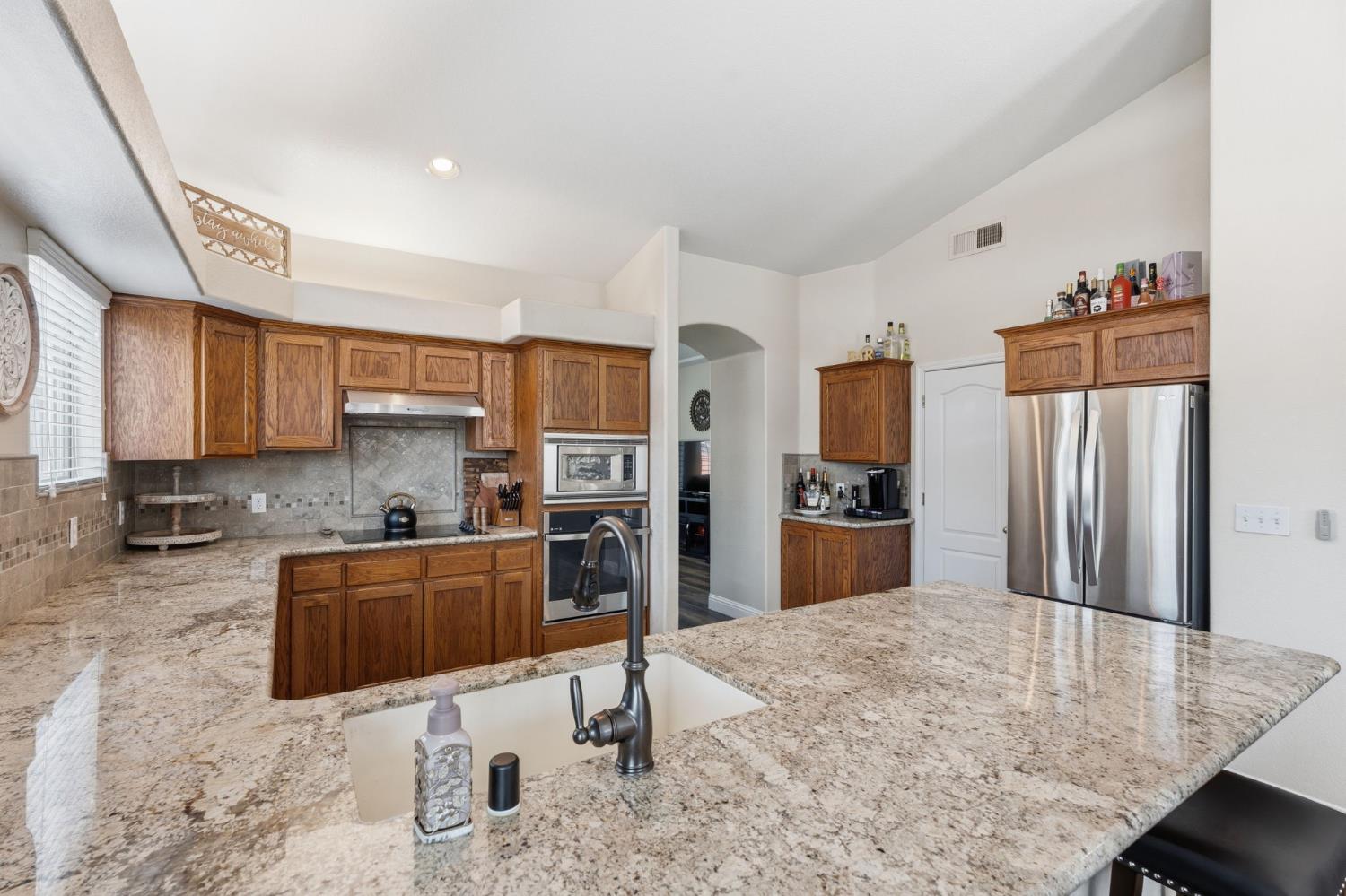 2850 N Apricot Ave, Fresno, CA 93727