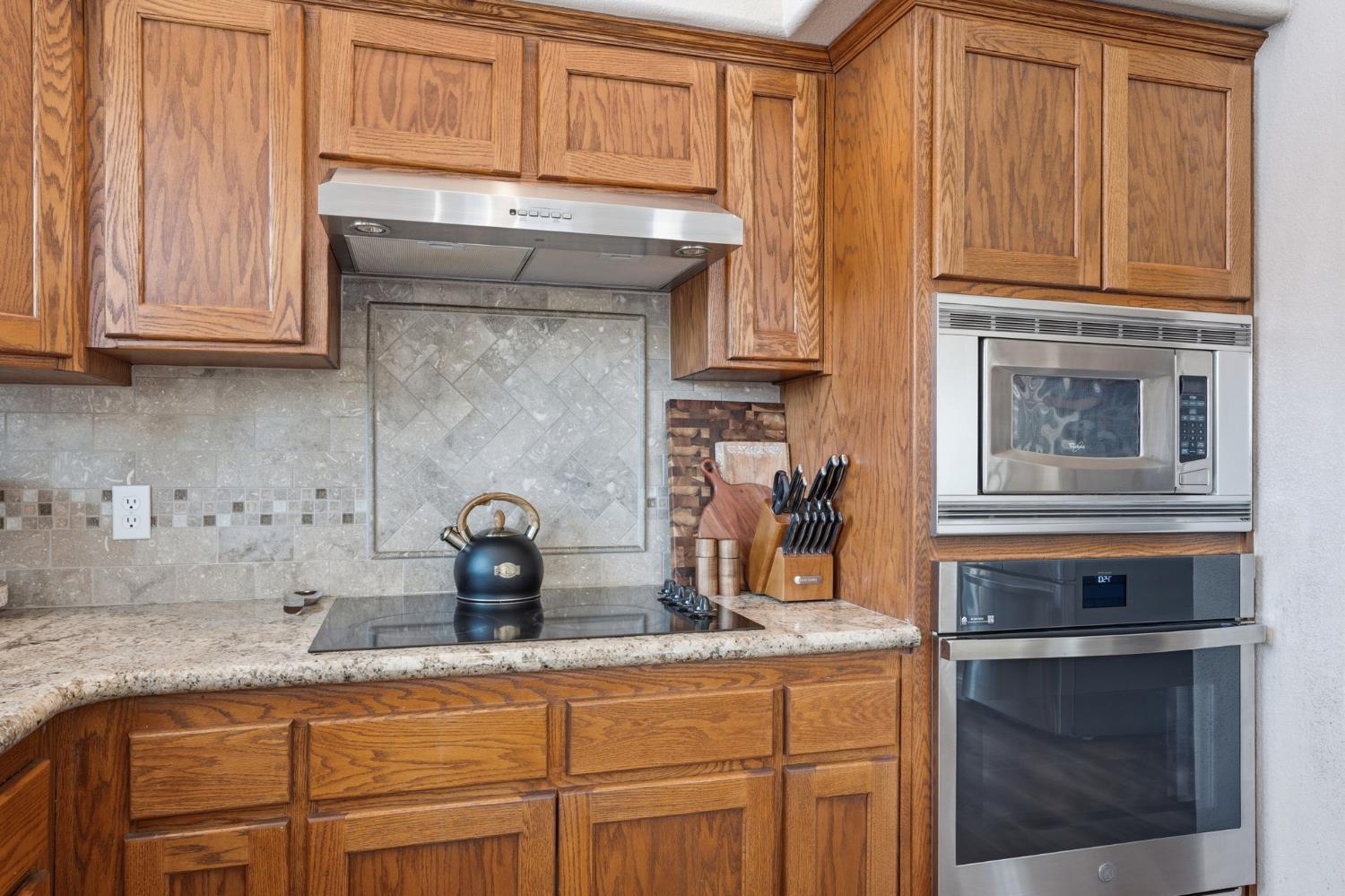 2850 N Apricot Ave, Fresno, CA 93727