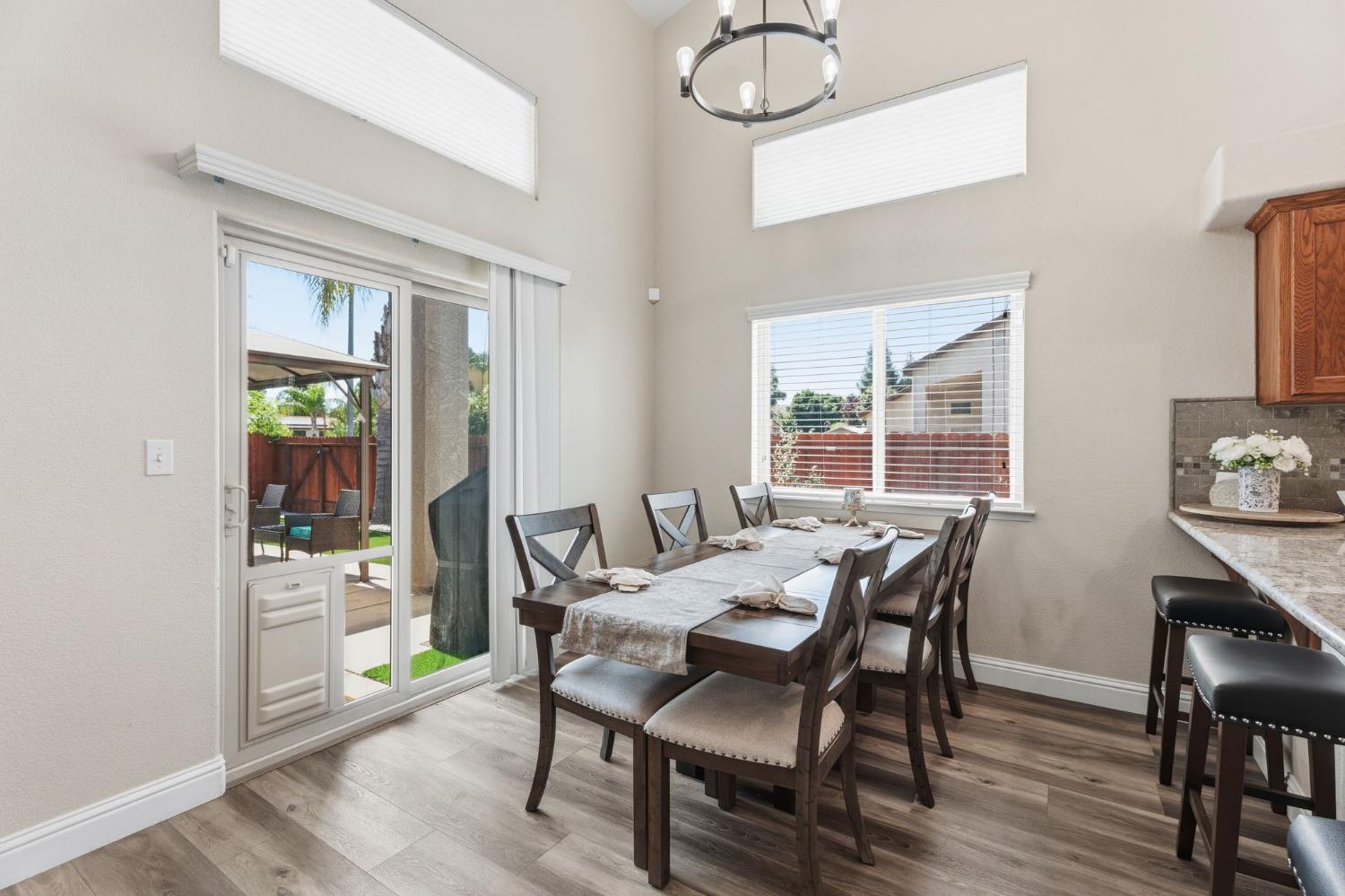 2850 N Apricot Ave, Fresno, CA 93727