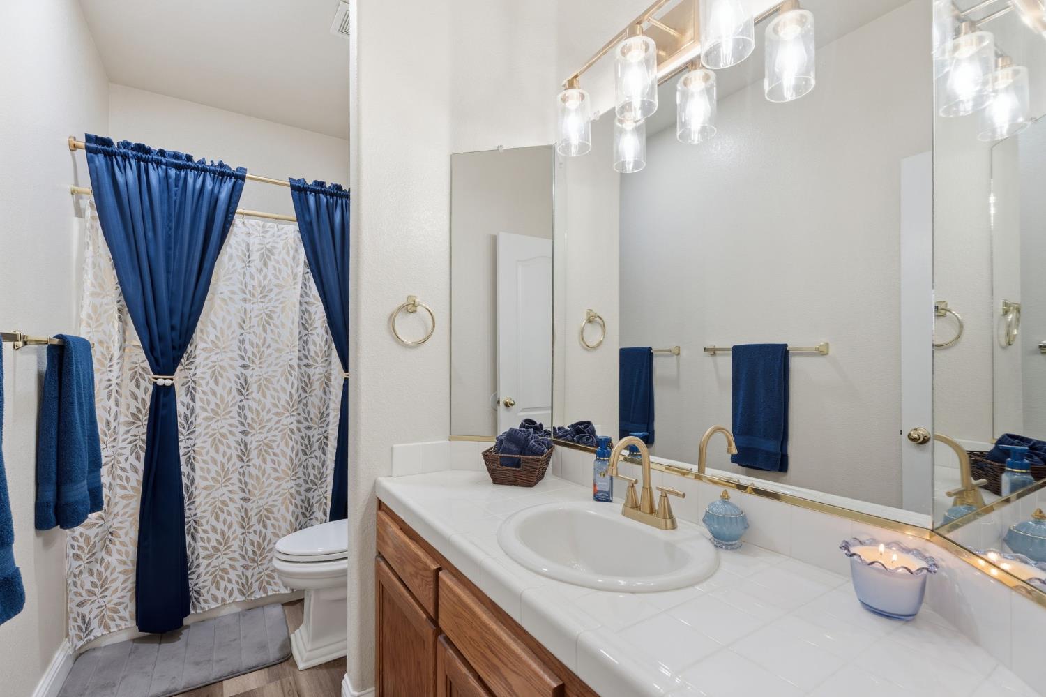 2850 N Apricot Ave, Fresno, CA 93727