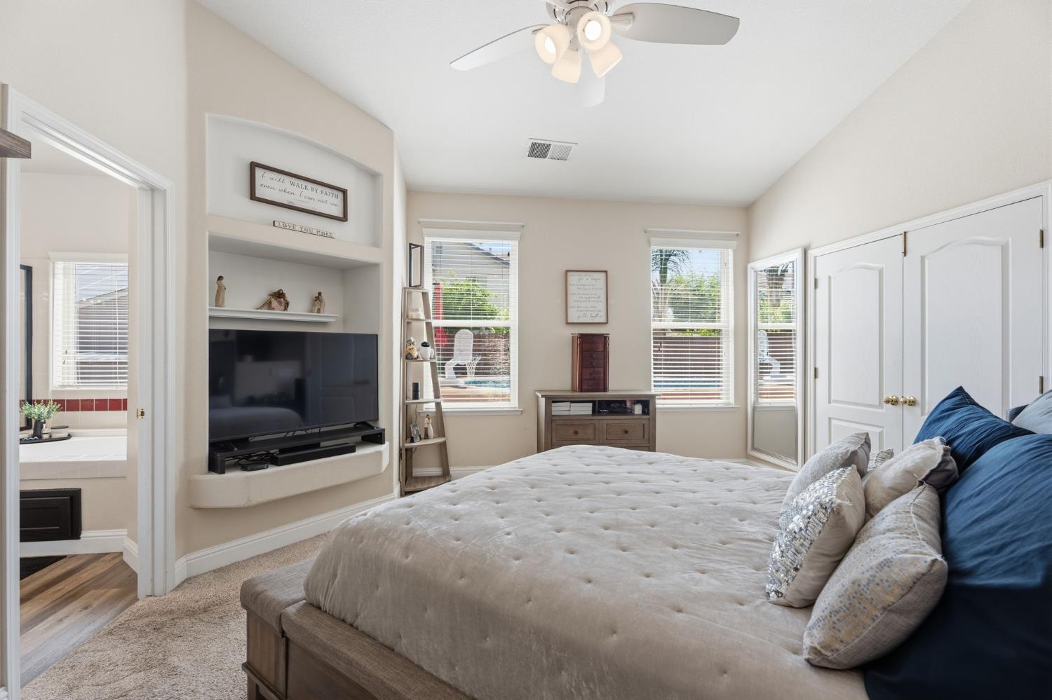 2850 N Apricot Ave, Fresno, CA 93727