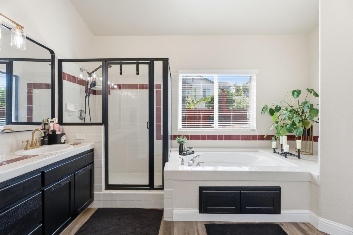 2850 N Apricot Ave, Fresno, CA 93727