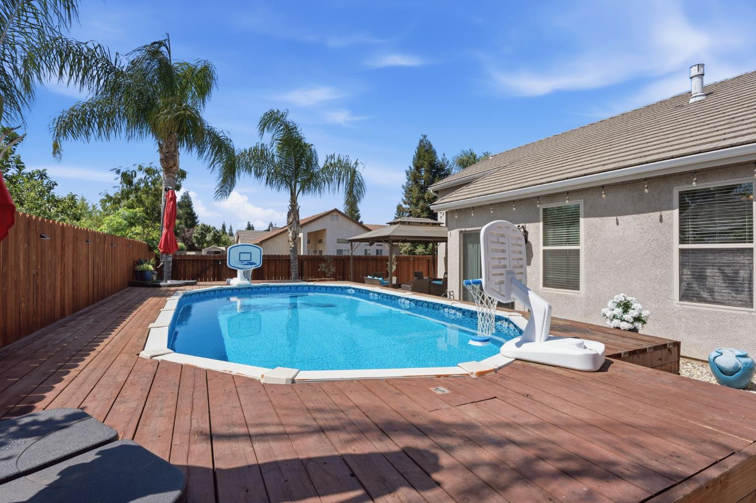 2850 N Apricot Ave, Fresno, CA 93727