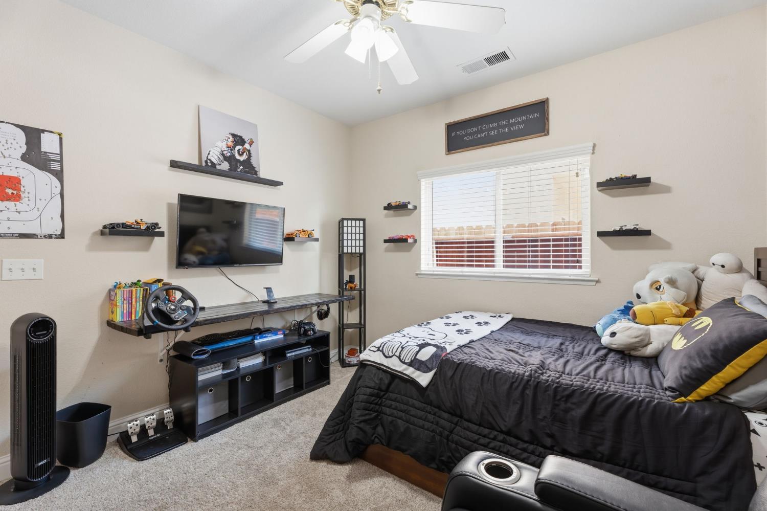 2850 N Apricot Ave, Fresno, CA 93727