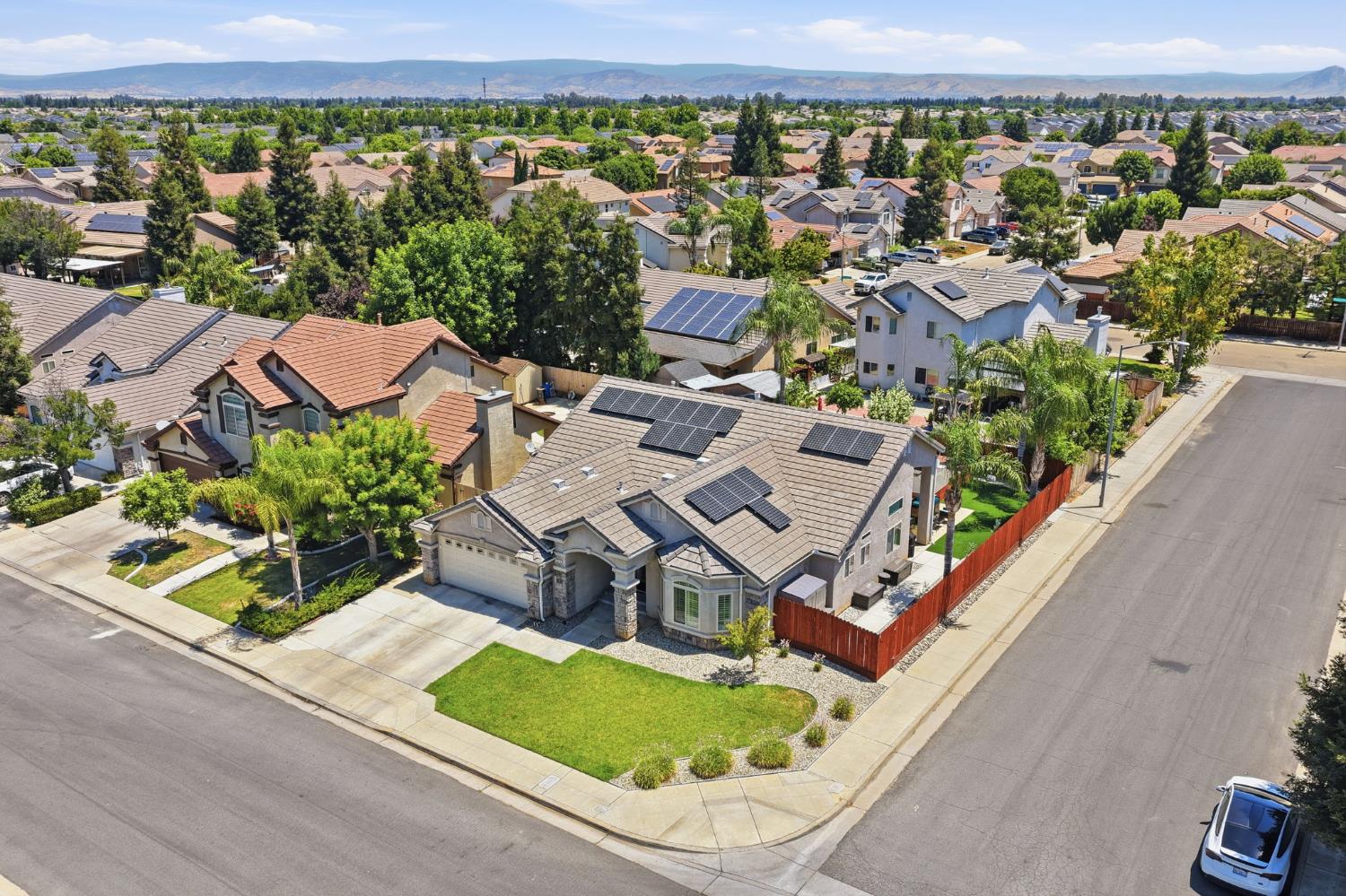 2850 N Apricot Ave, Fresno, CA 93727