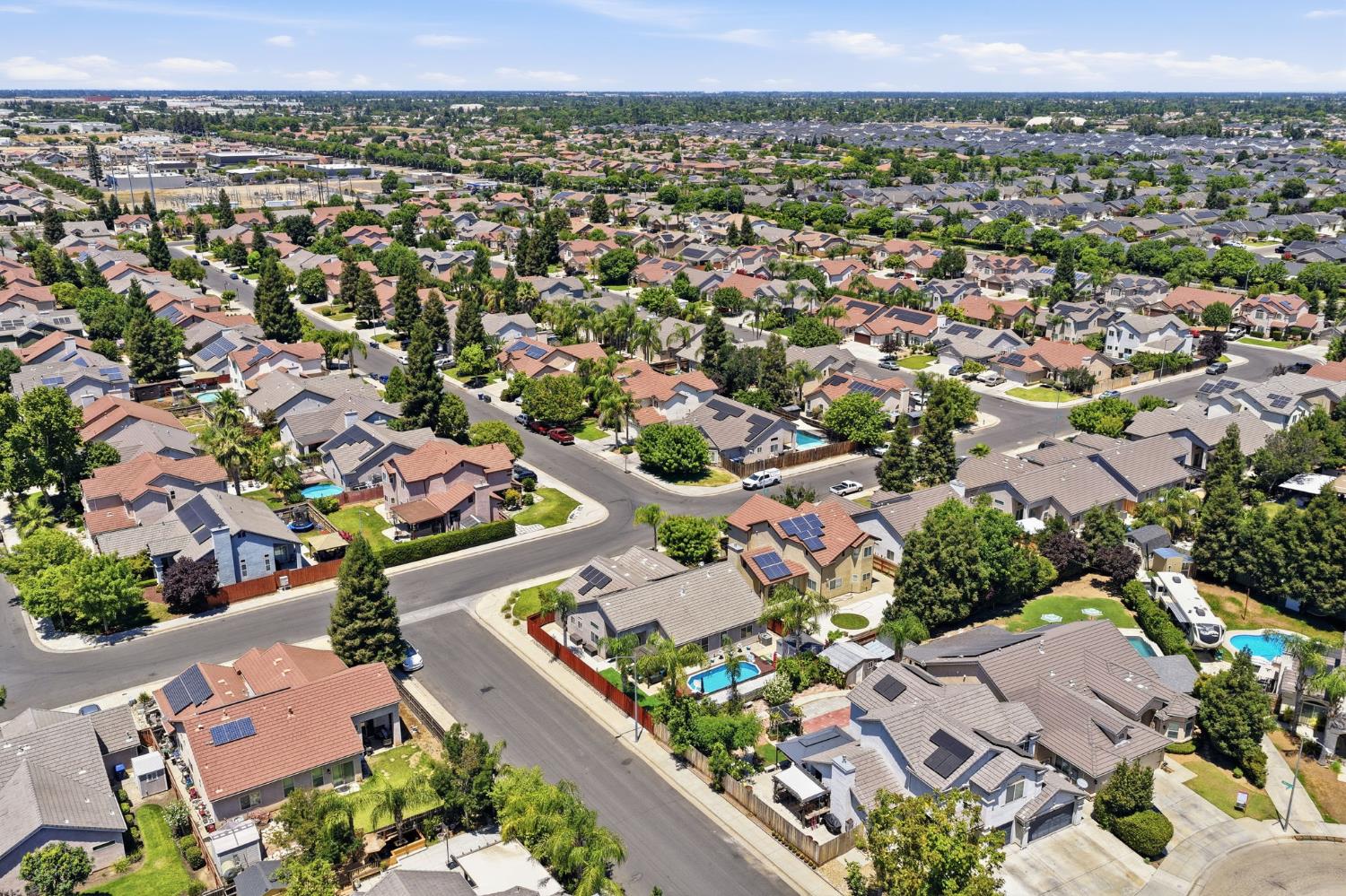 2850 N Apricot Ave, Fresno, CA 93727