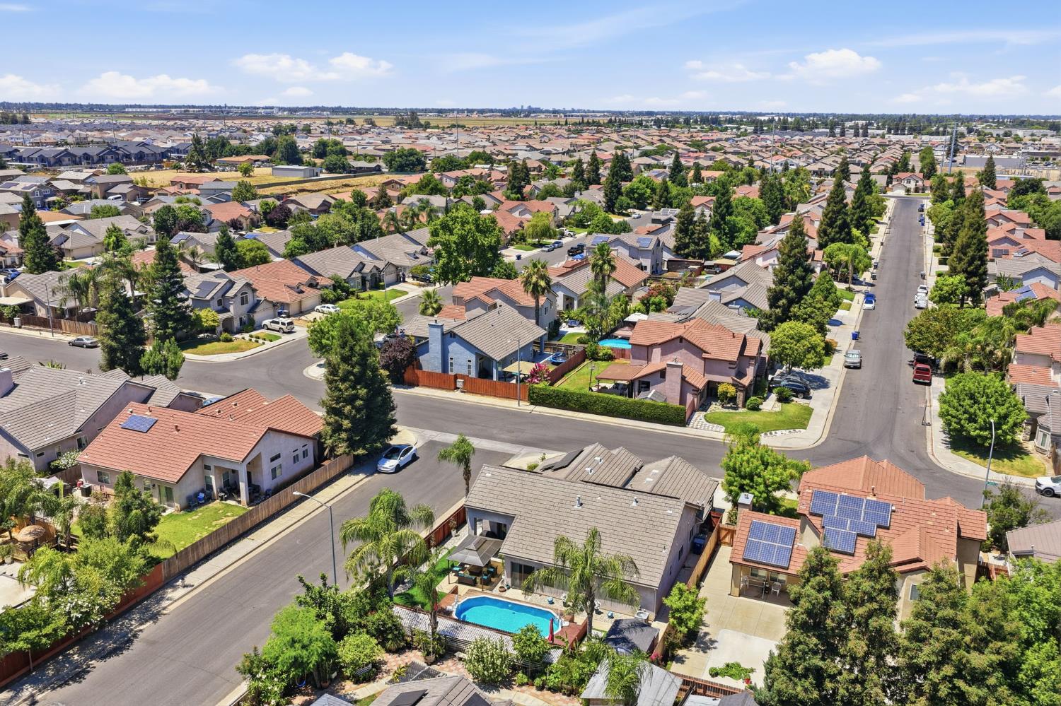 2850 N Apricot Ave, Fresno, CA 93727
