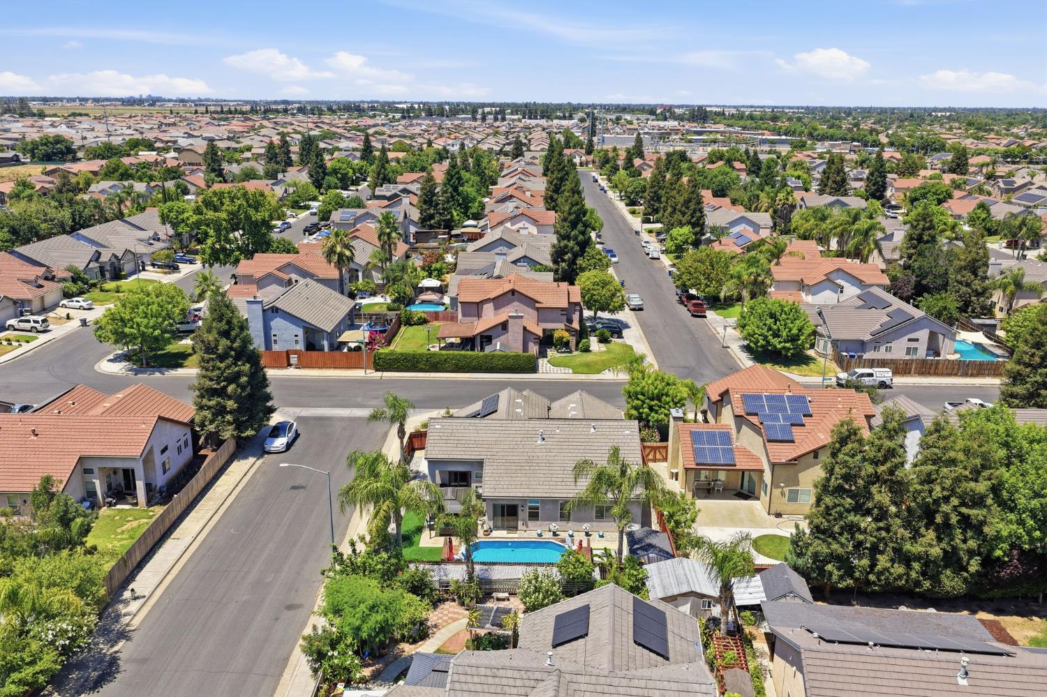 2850 N Apricot Ave, Fresno, CA 93727