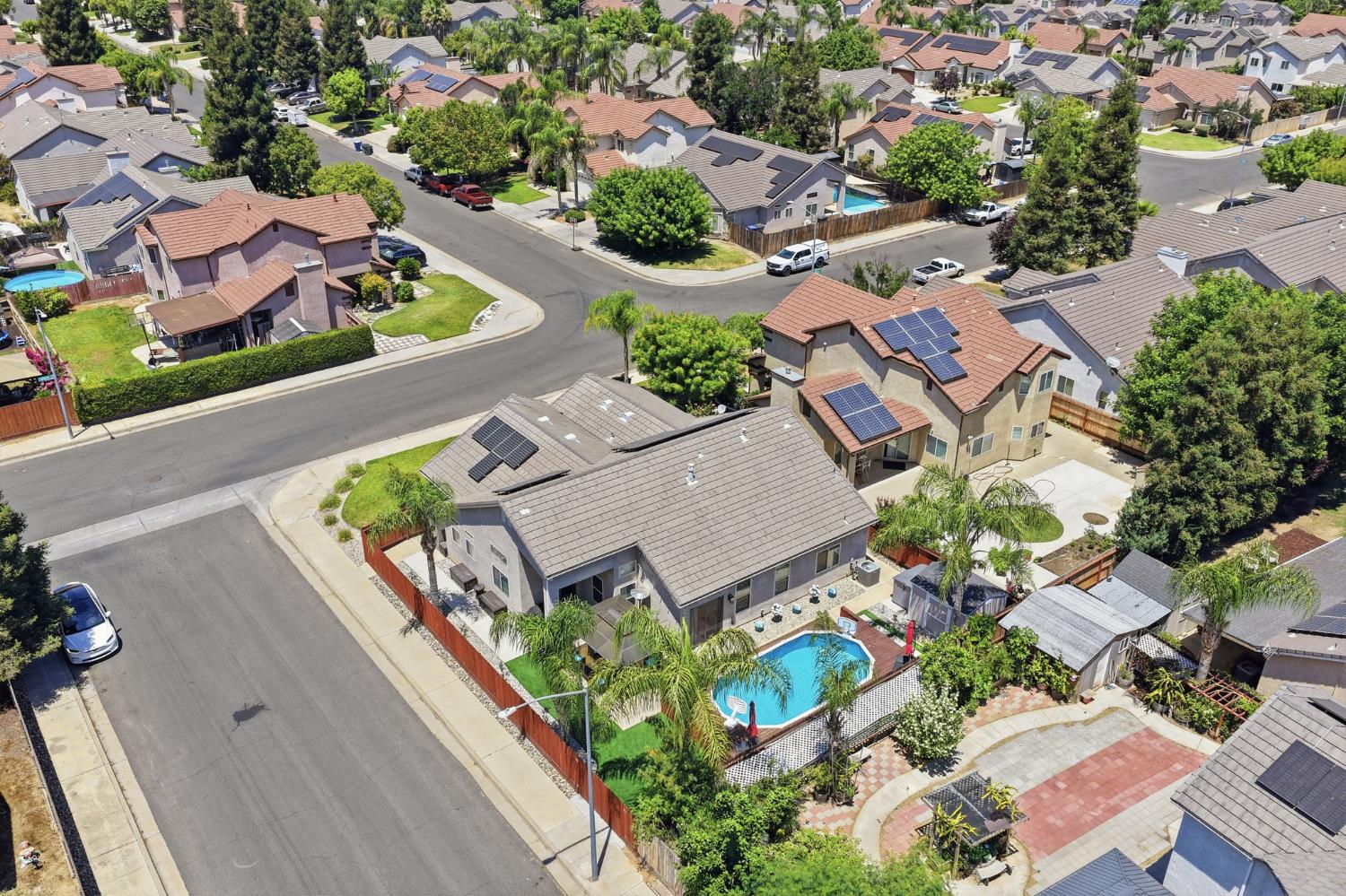 2850 N Apricot Ave, Fresno, CA 93727