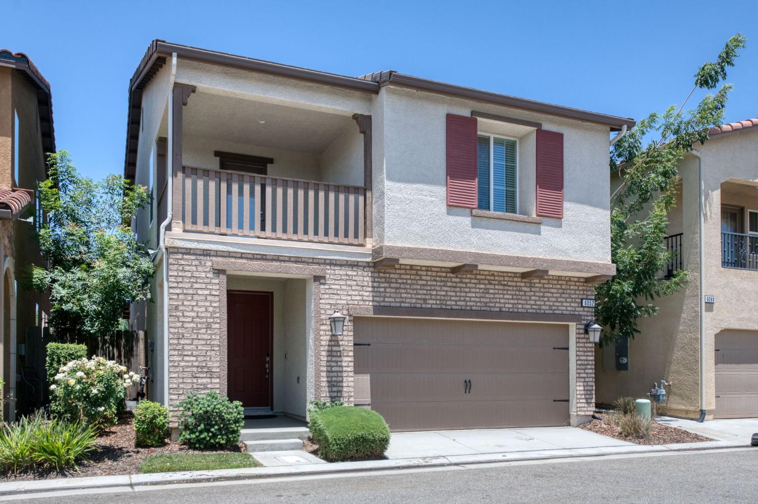6052 E Bishop Ln, Fresno, CA 93727