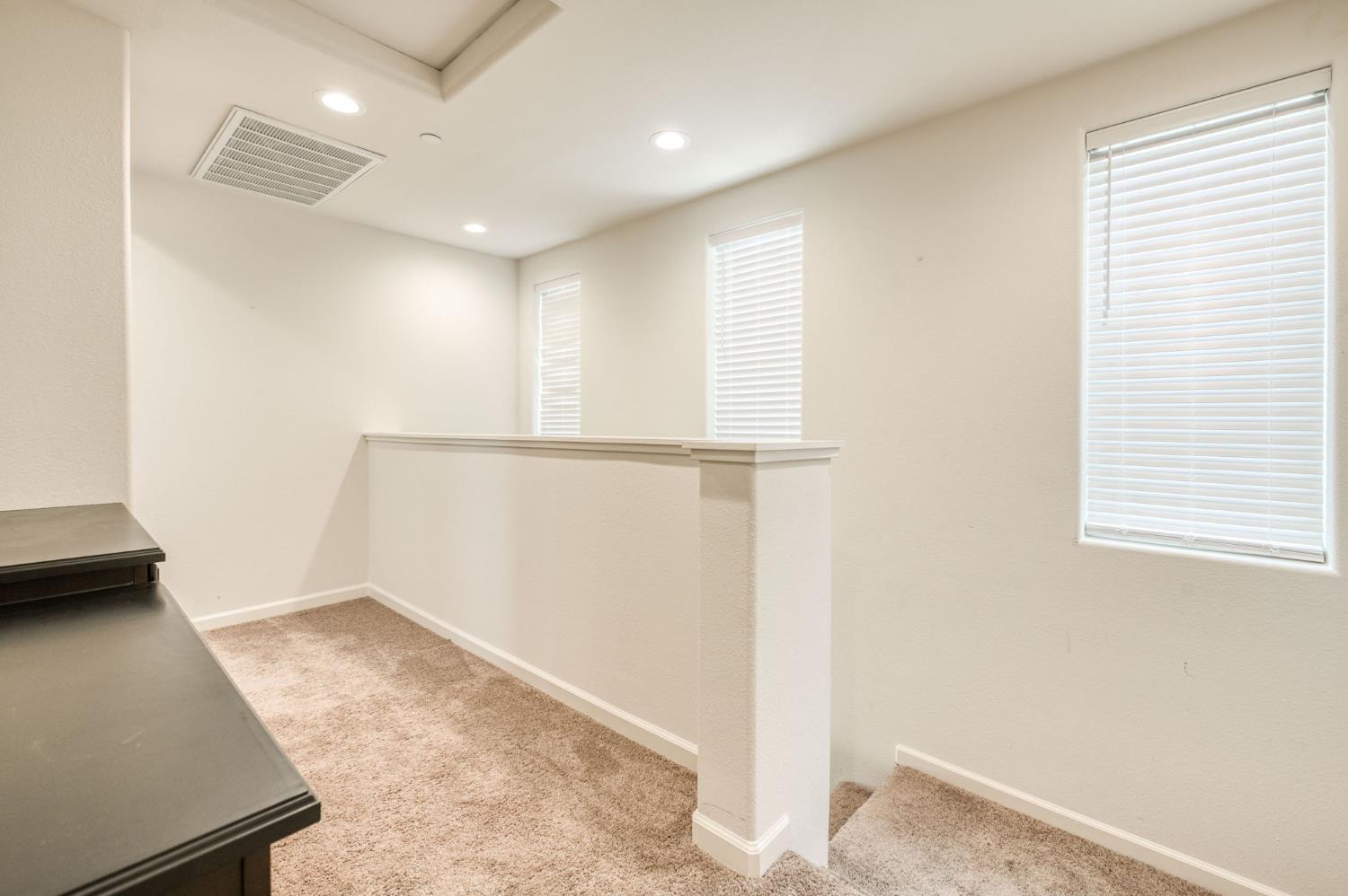 6052 E Bishop Ln, Fresno, CA 93727