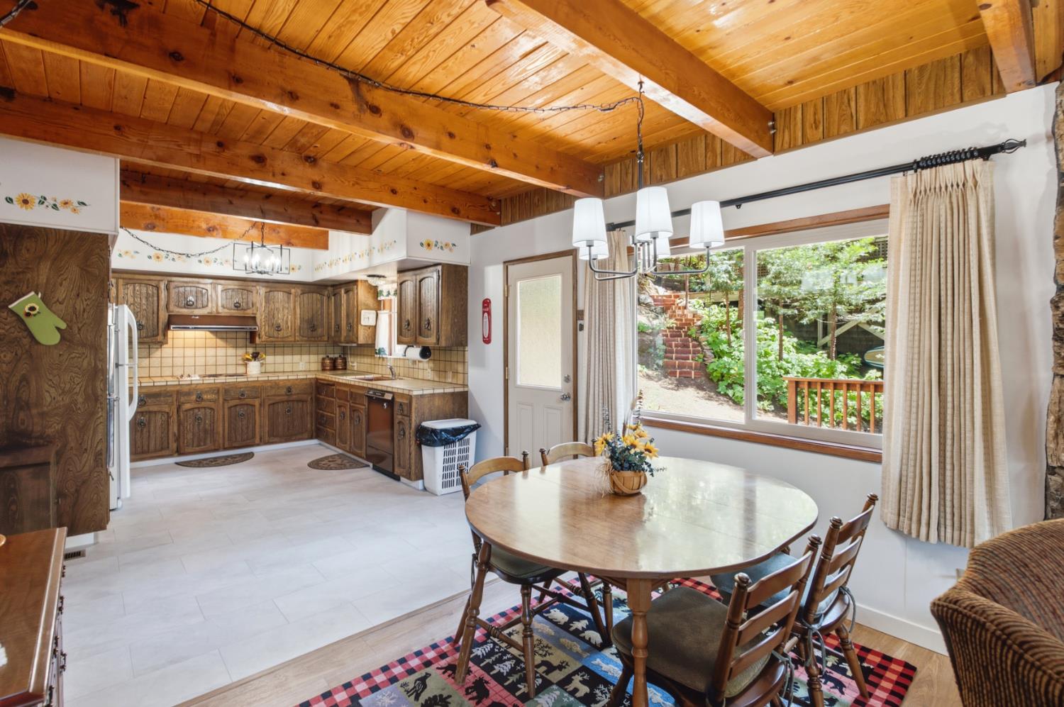 44249 Shaver Lake Rd, Shaver Lake, CA 93664