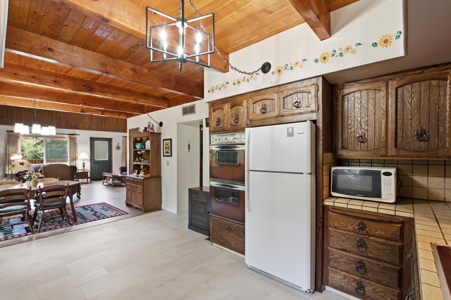 44249 Shaver Lake Rd, Shaver Lake, CA 93664