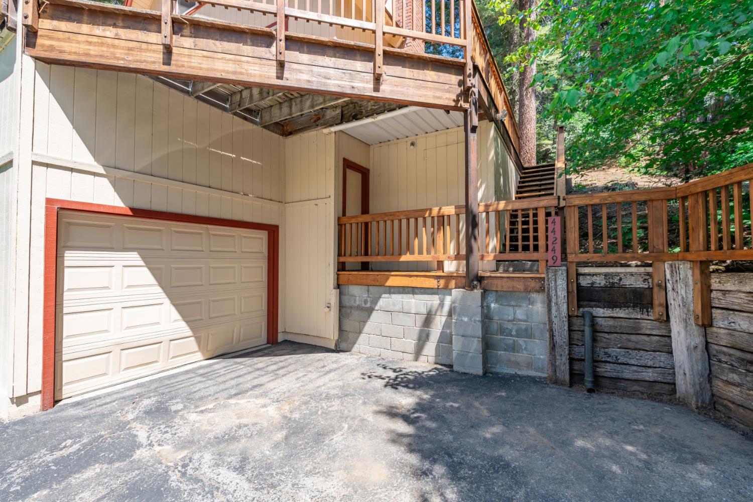44249 Shaver Lake Rd, Shaver Lake, CA 93664