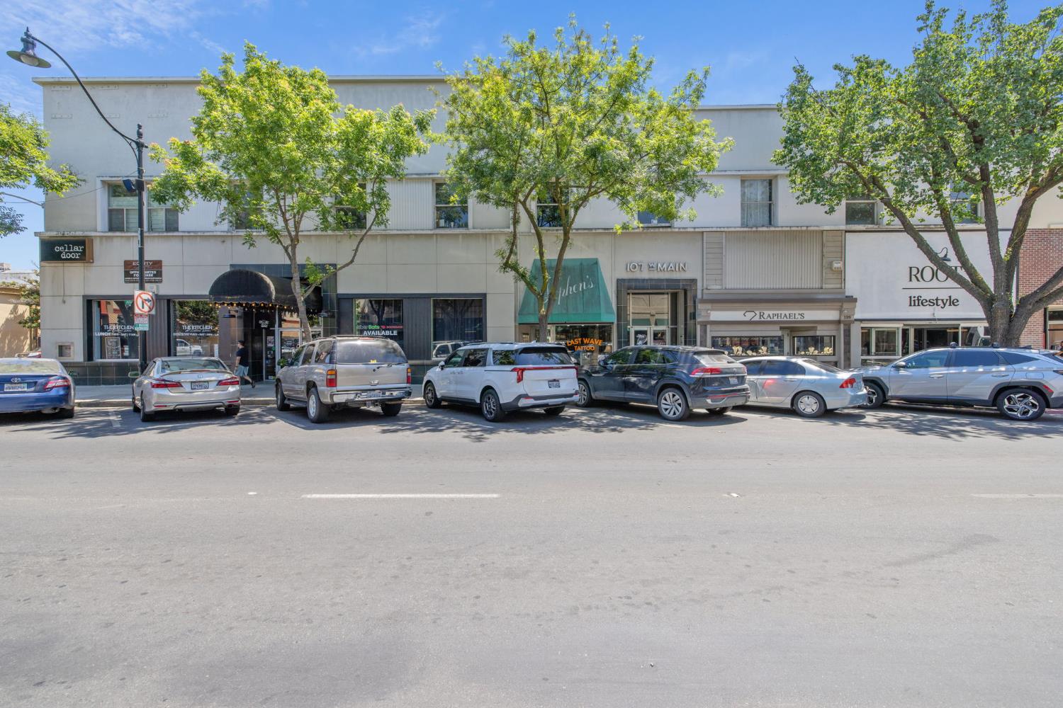 101 W Main St, Visalia, CA 93291