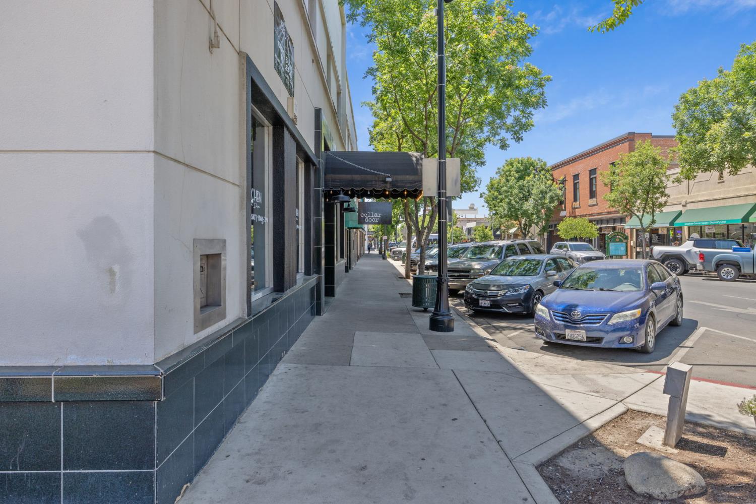101 W Main St, Visalia, CA 93291