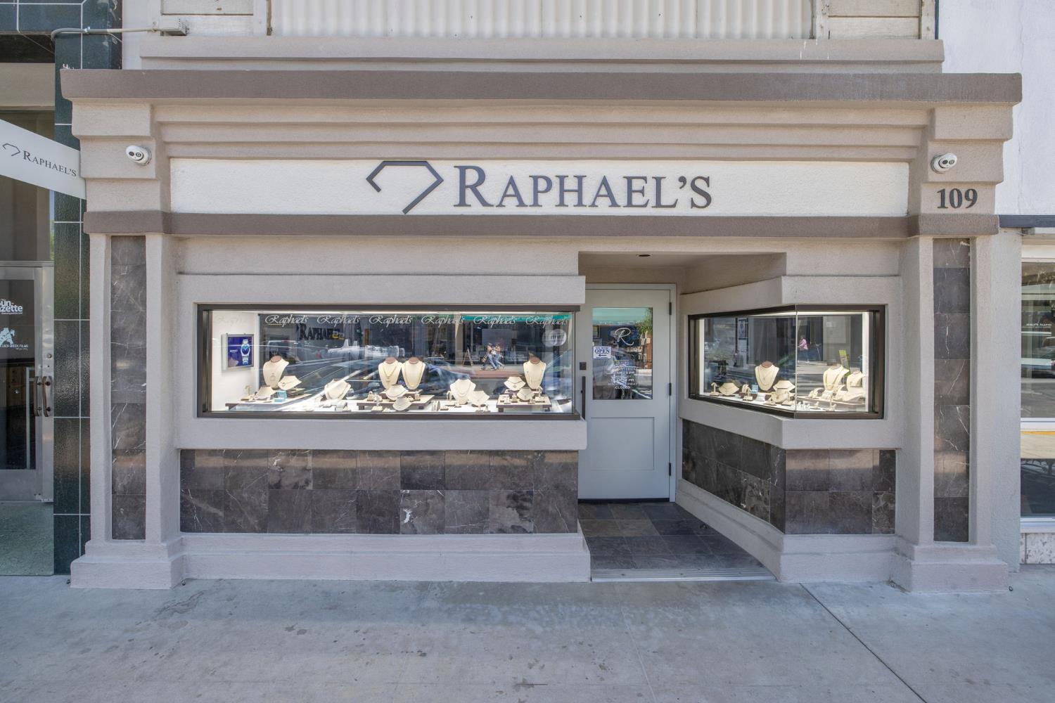 101 W Main St, Visalia, CA 93291