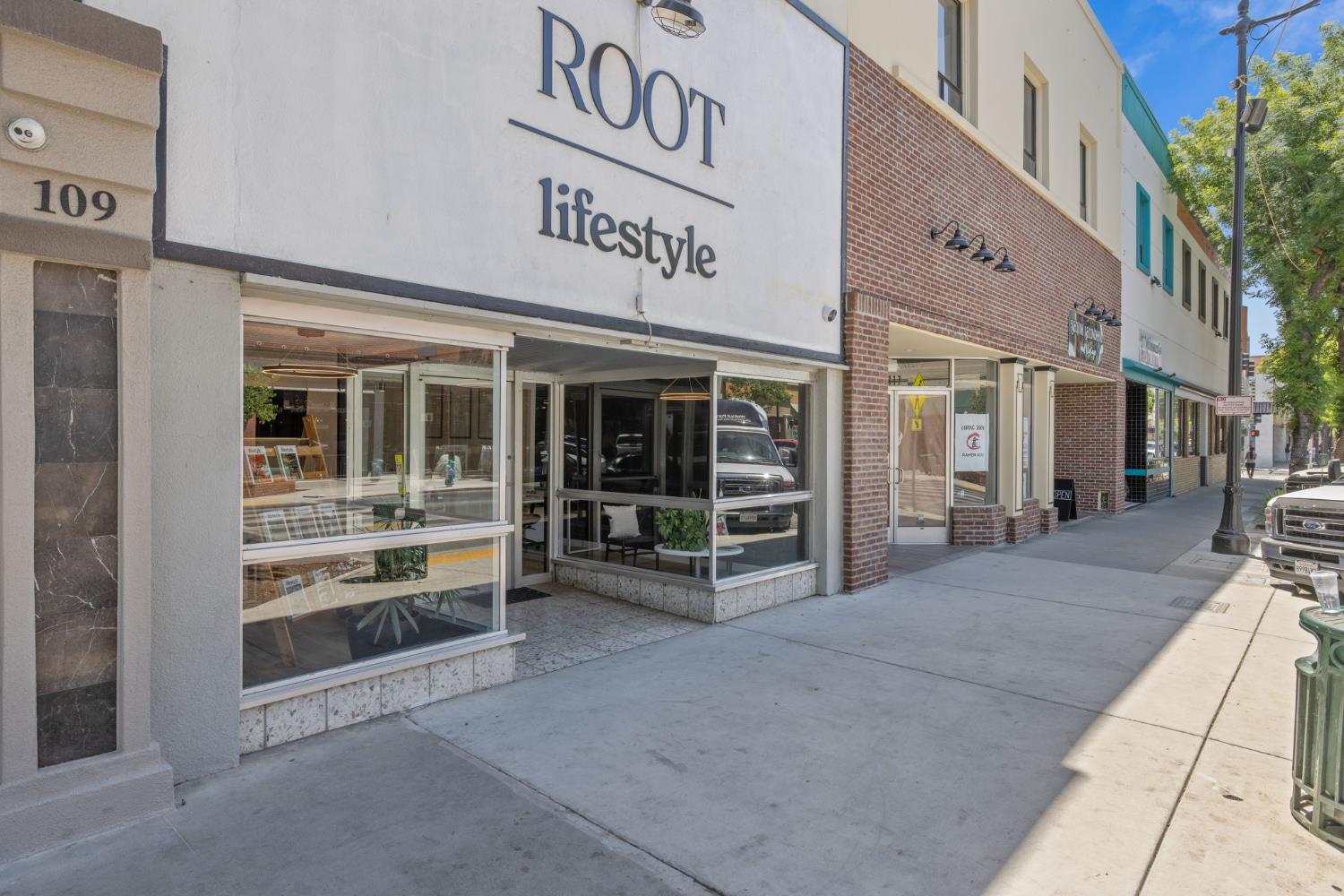 101 W Main St, Visalia, CA 93291