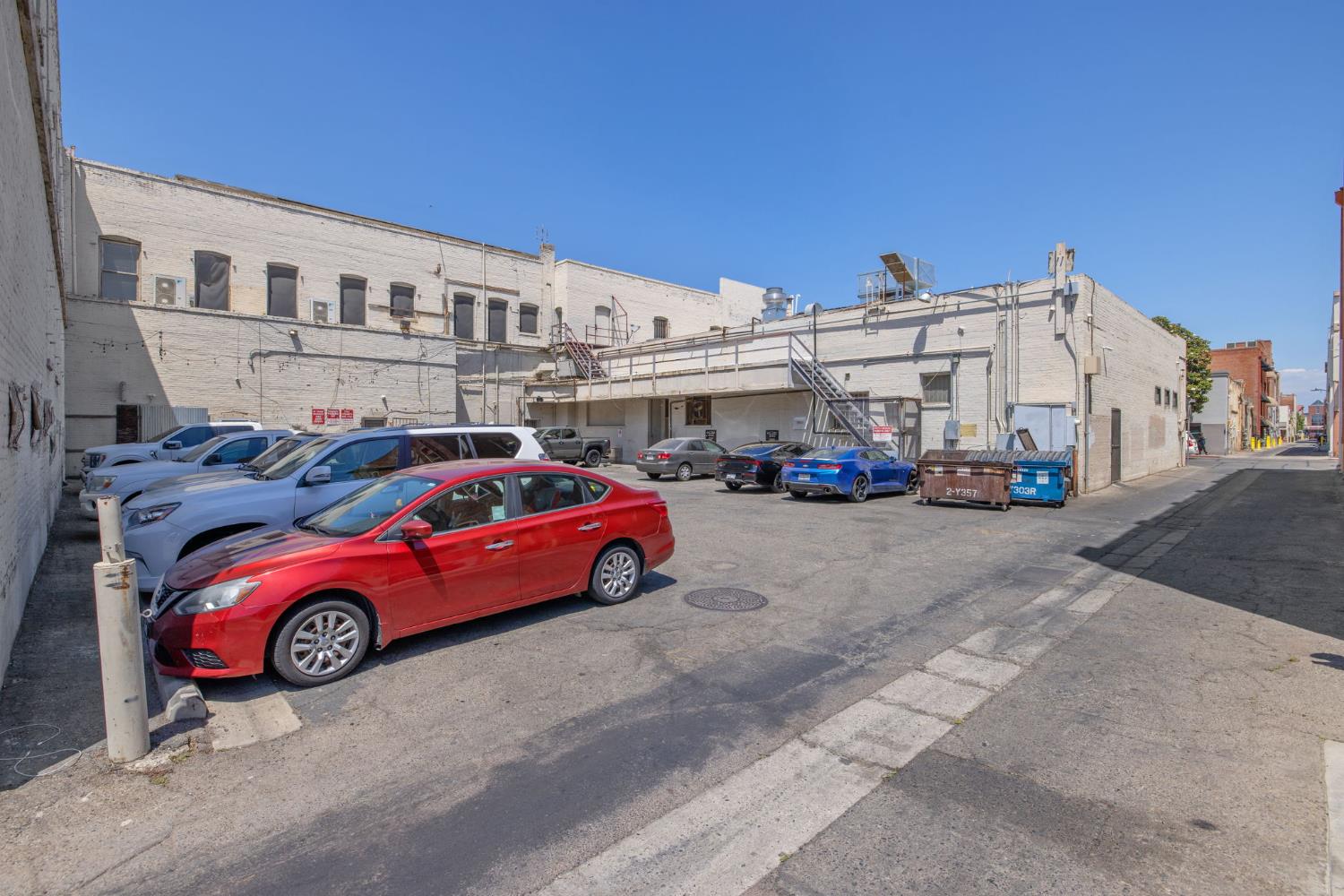 101 W Main St, Visalia, CA 93291