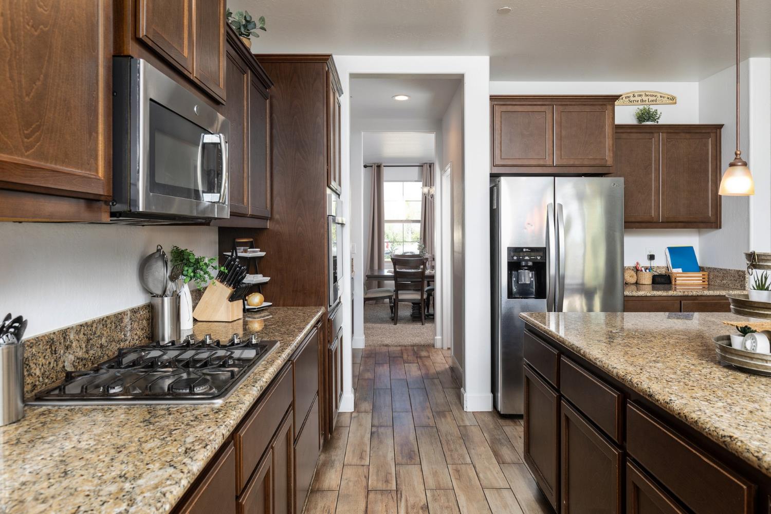 1140 Ridge Creek Estates Way, Dinuba, CA 93618