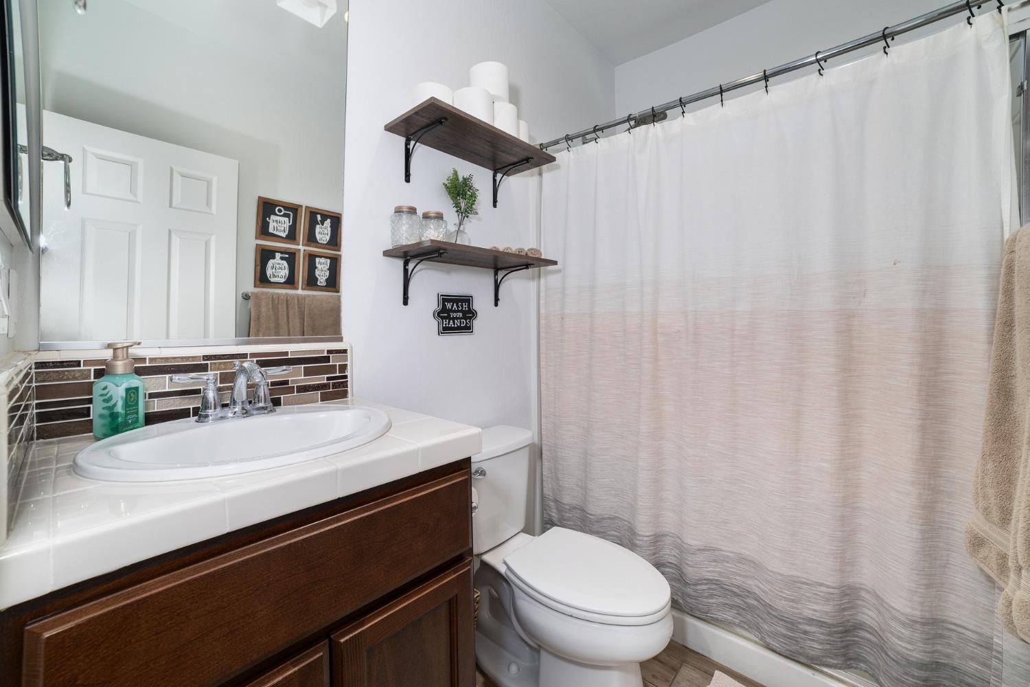 1140 Ridge Creek Estates Way, Dinuba, CA 93618