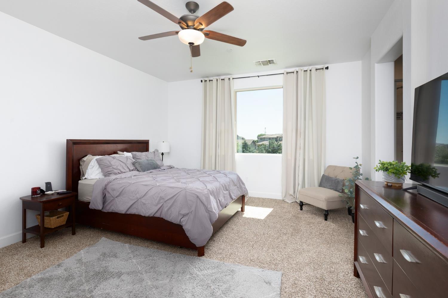 1140 Ridge Creek Estates Way, Dinuba, CA 93618