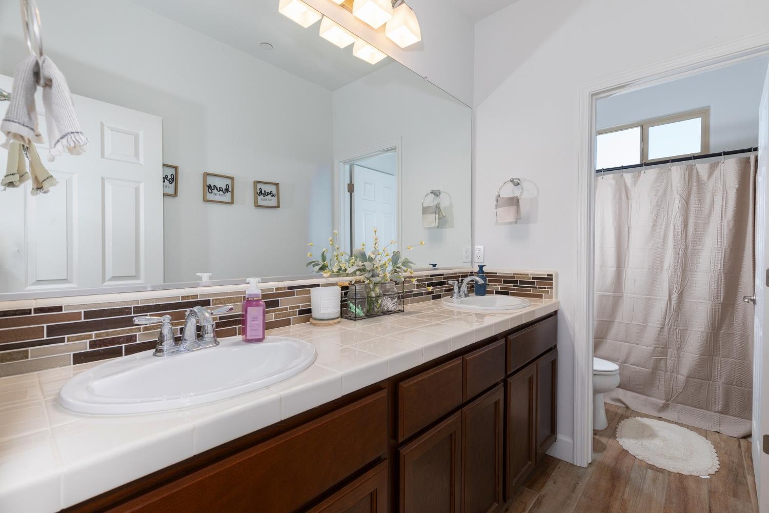 1140 Ridge Creek Estates Way, Dinuba, CA 93618