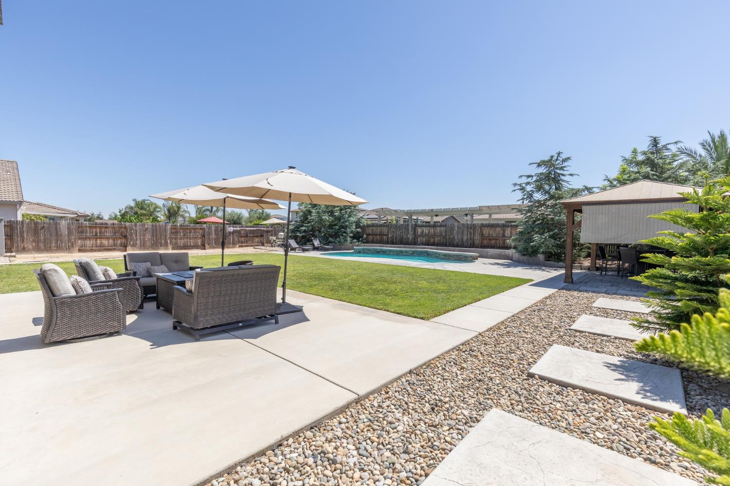 1140 Ridge Creek Estates Way, Dinuba, CA 93618