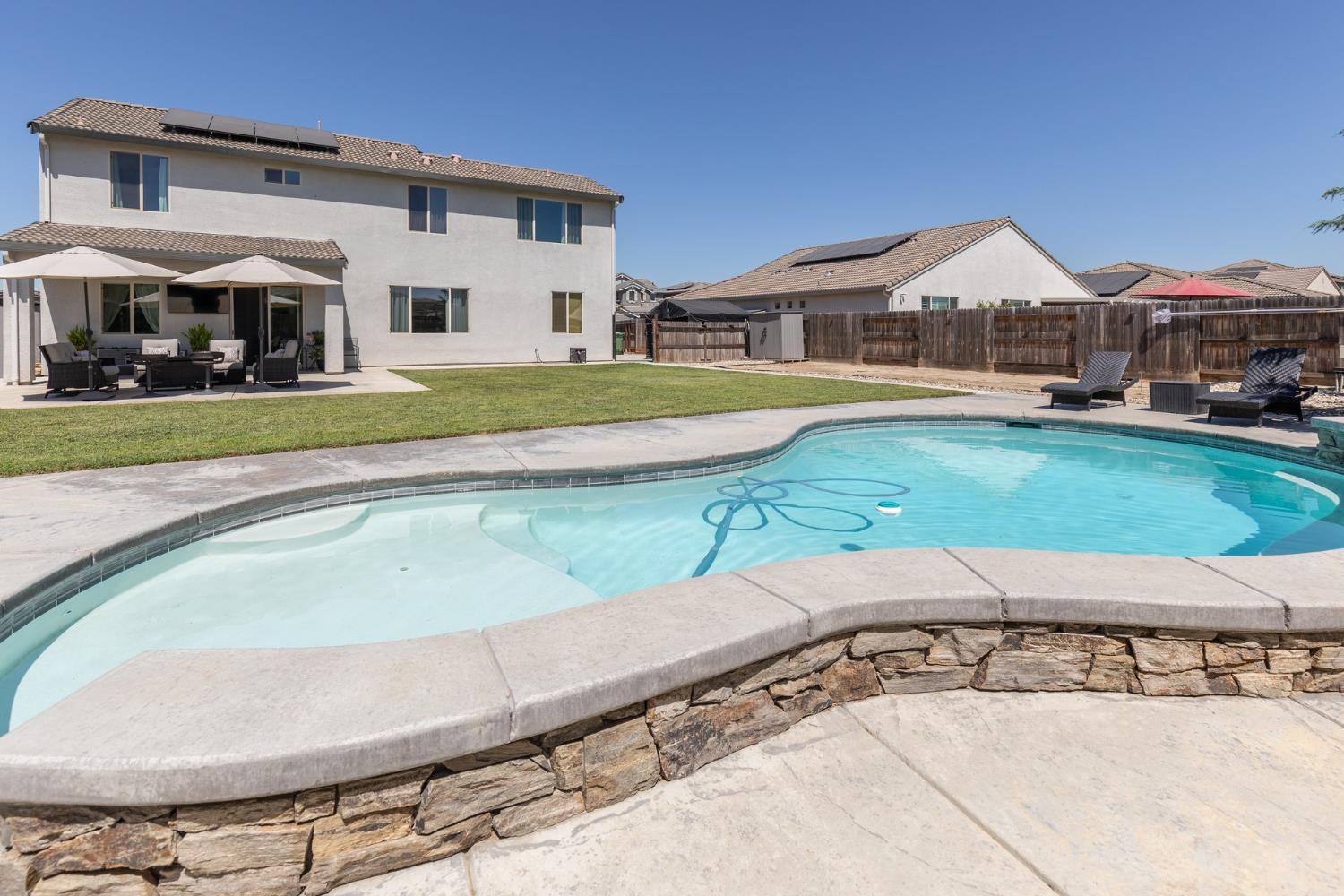 1140 Ridge Creek Estates Way, Dinuba, CA 93618