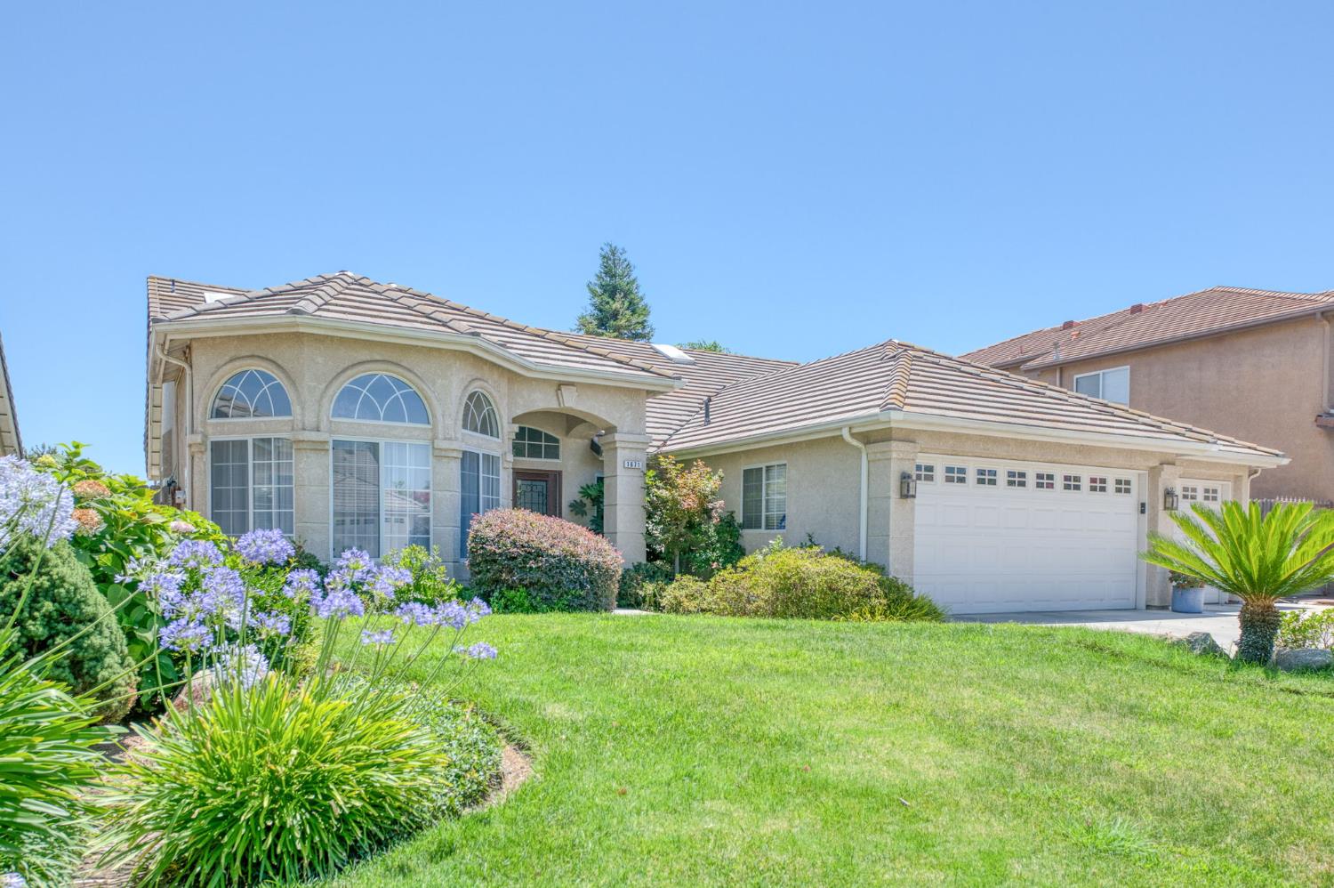 1671 E Granada Ave, Fresno, CA 93720