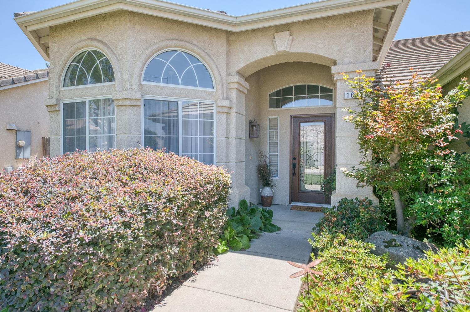 1671 E Granada Ave, Fresno, CA 93720