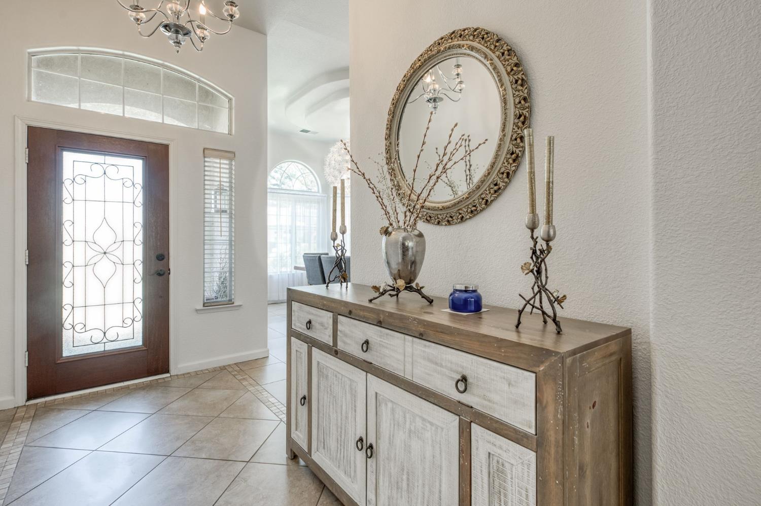 1671 E Granada Ave, Fresno, CA 93720
