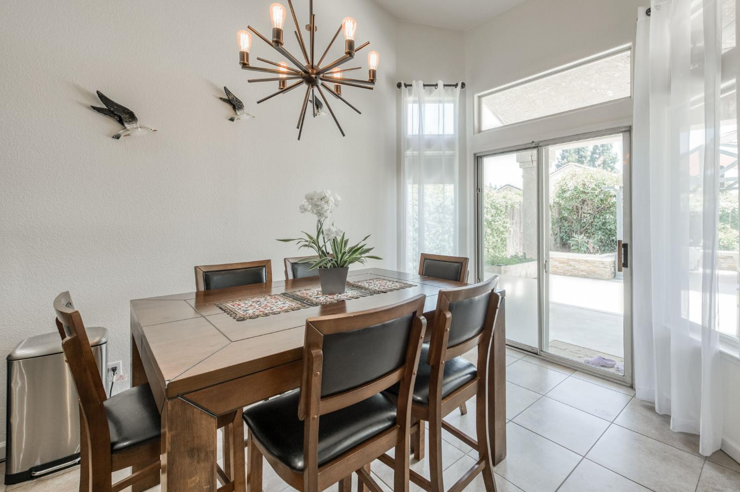 1671 E Granada Ave, Fresno, CA 93720