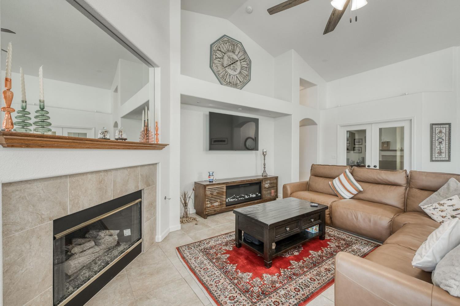 1671 E Granada Ave, Fresno, CA 93720