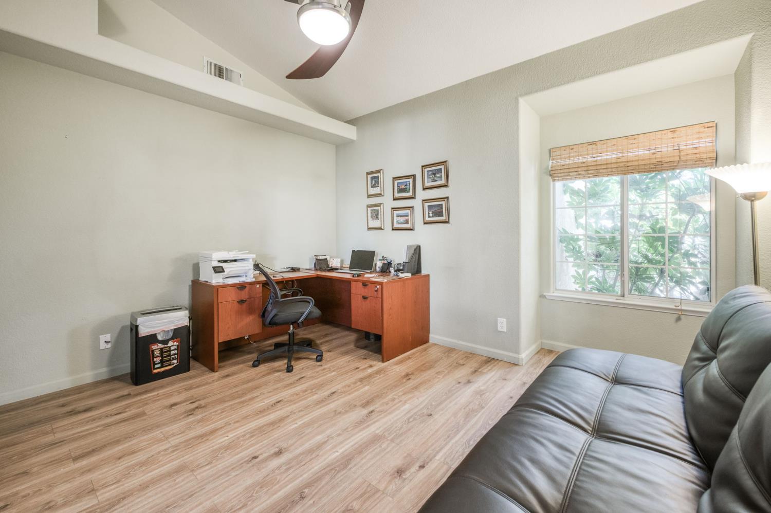 1671 E Granada Ave, Fresno, CA 93720
