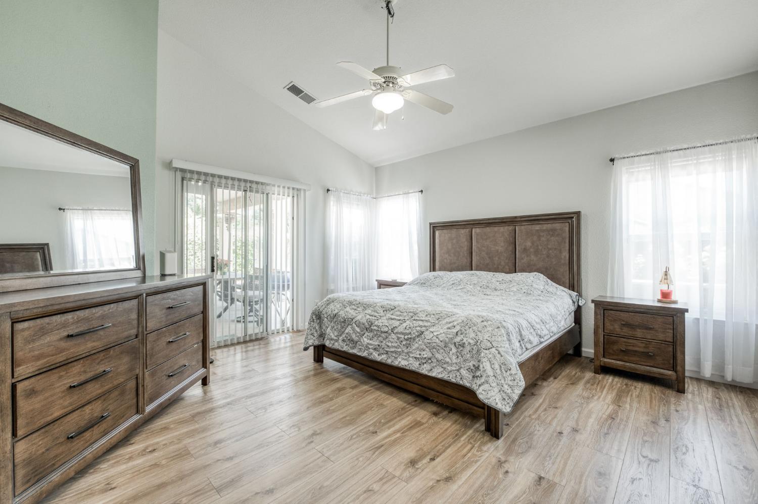 1671 E Granada Ave, Fresno, CA 93720