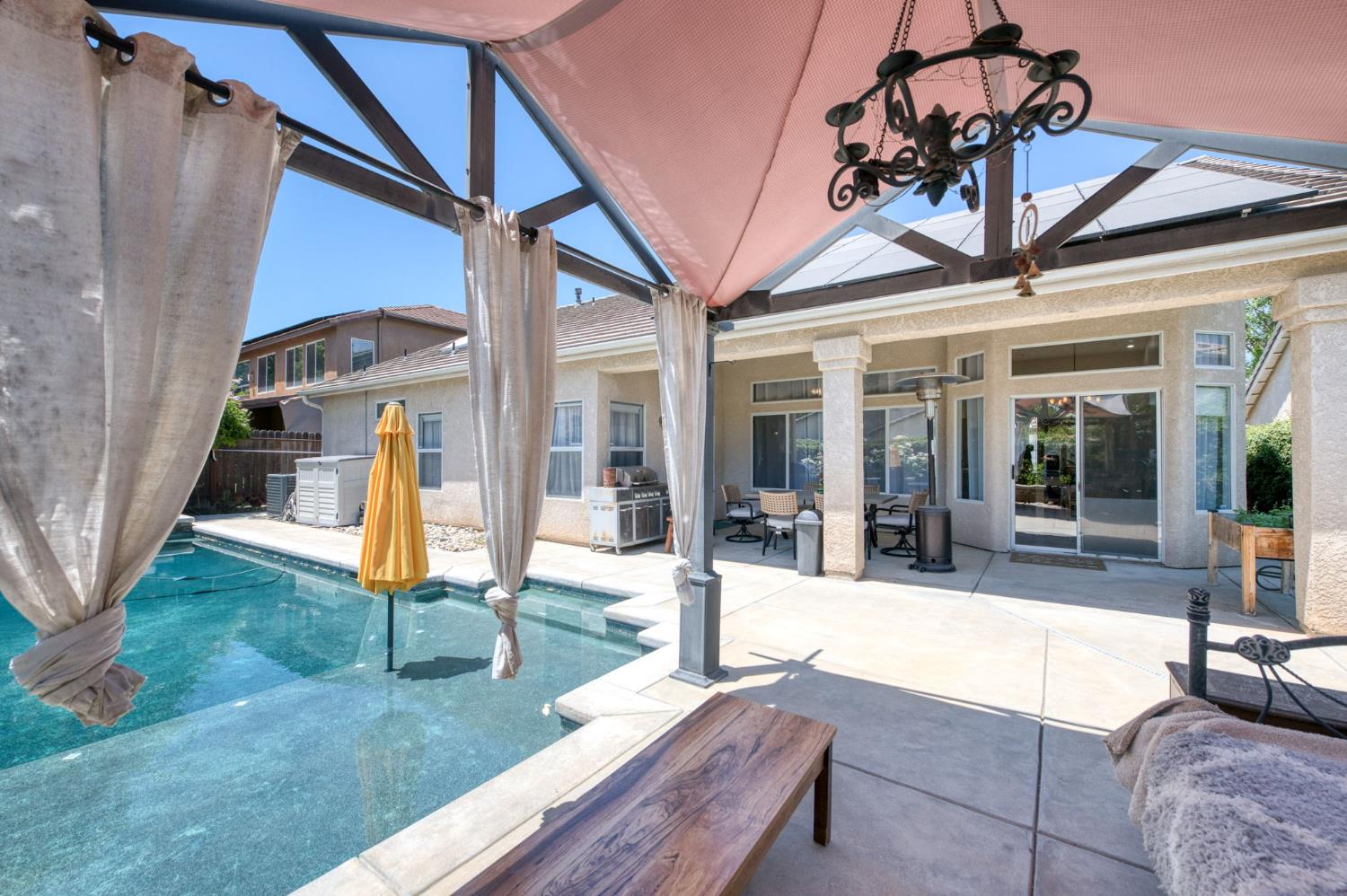 1671 E Granada Ave, Fresno, CA 93720