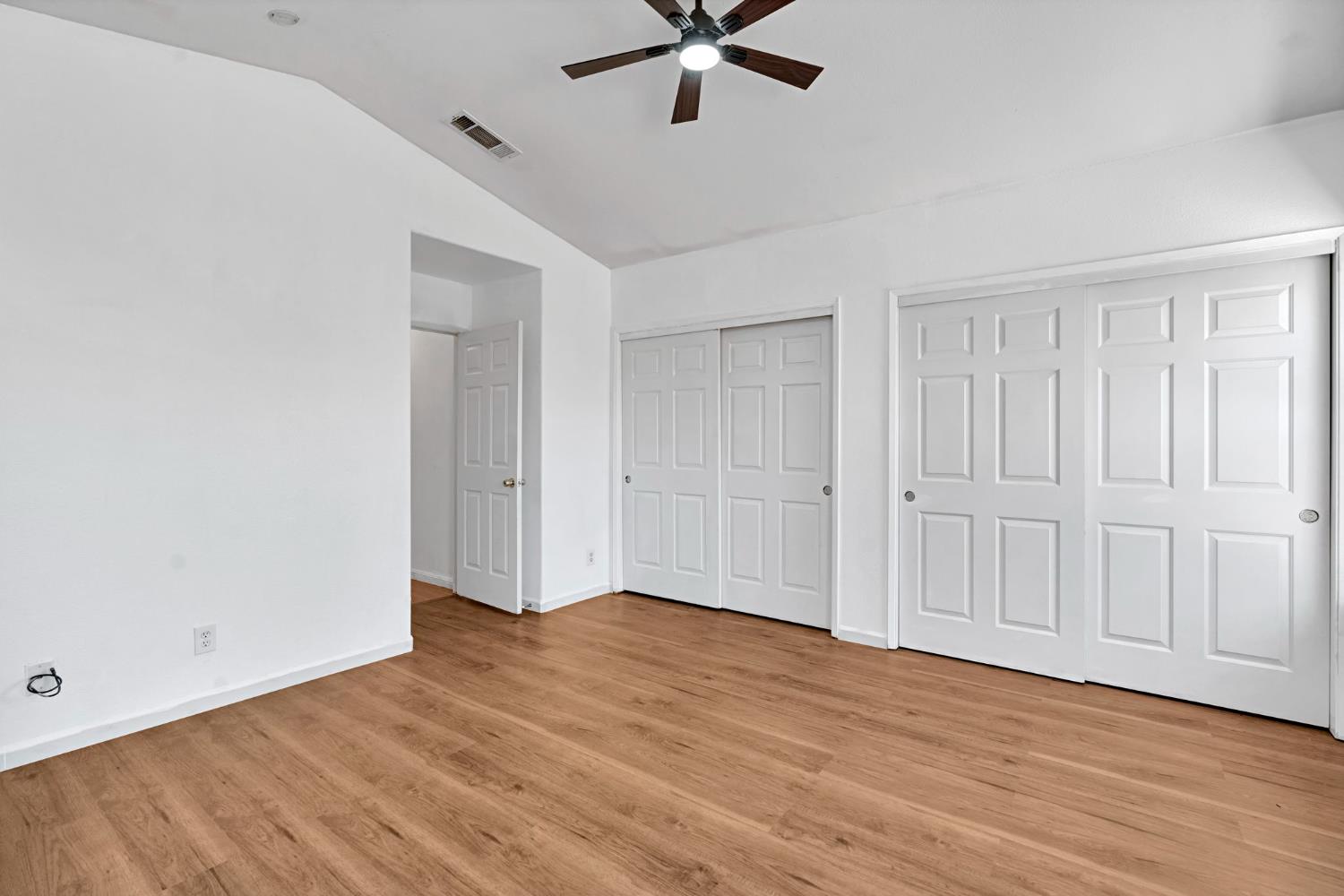 1035 La Perla Ln, Madera, CA 93638