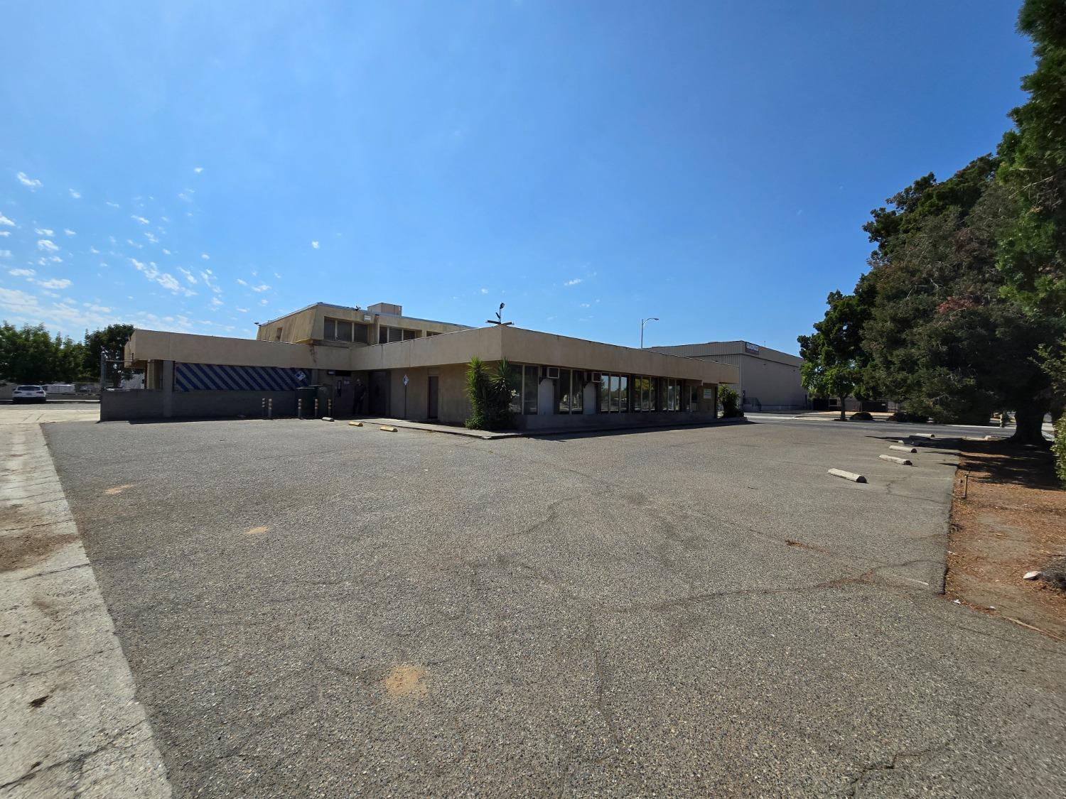 1414 Stanislaus St, Fresno, CA 93706