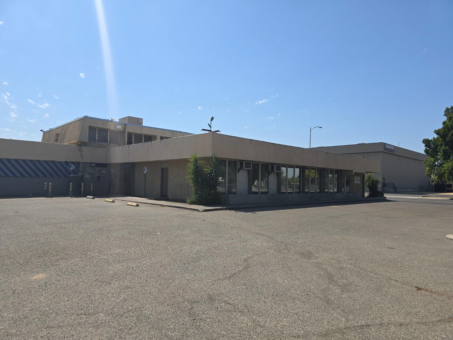 1414 Stanislaus St, Fresno, CA 93706