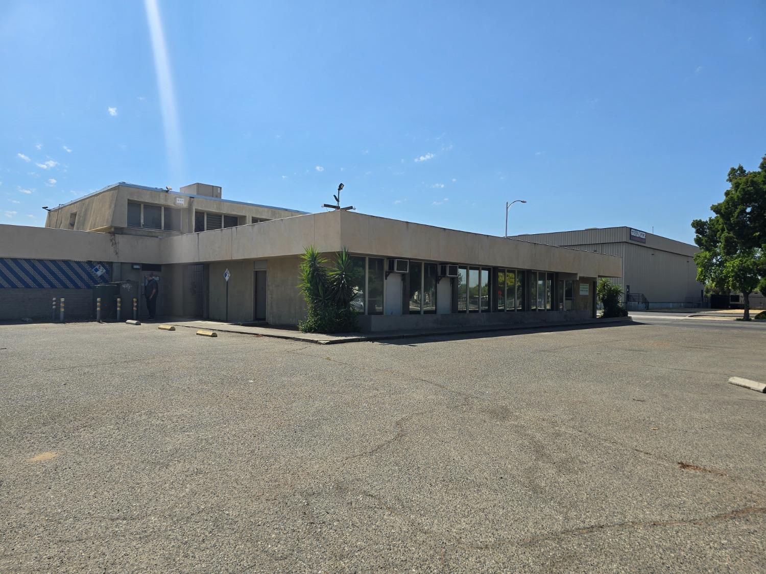 1414 Stanislaus St, Fresno, CA 93706