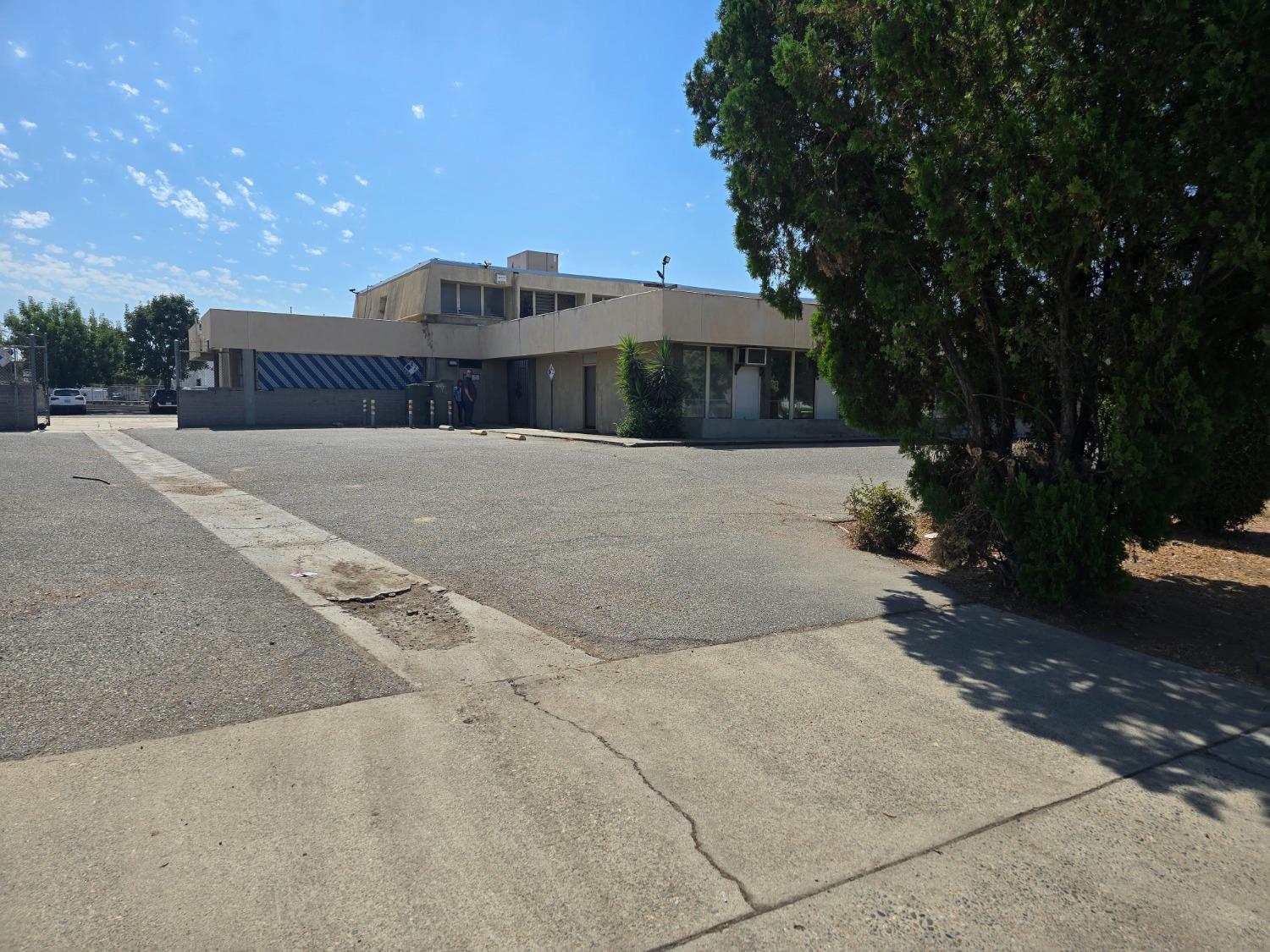 1414 Stanislaus St, Fresno, CA 93706