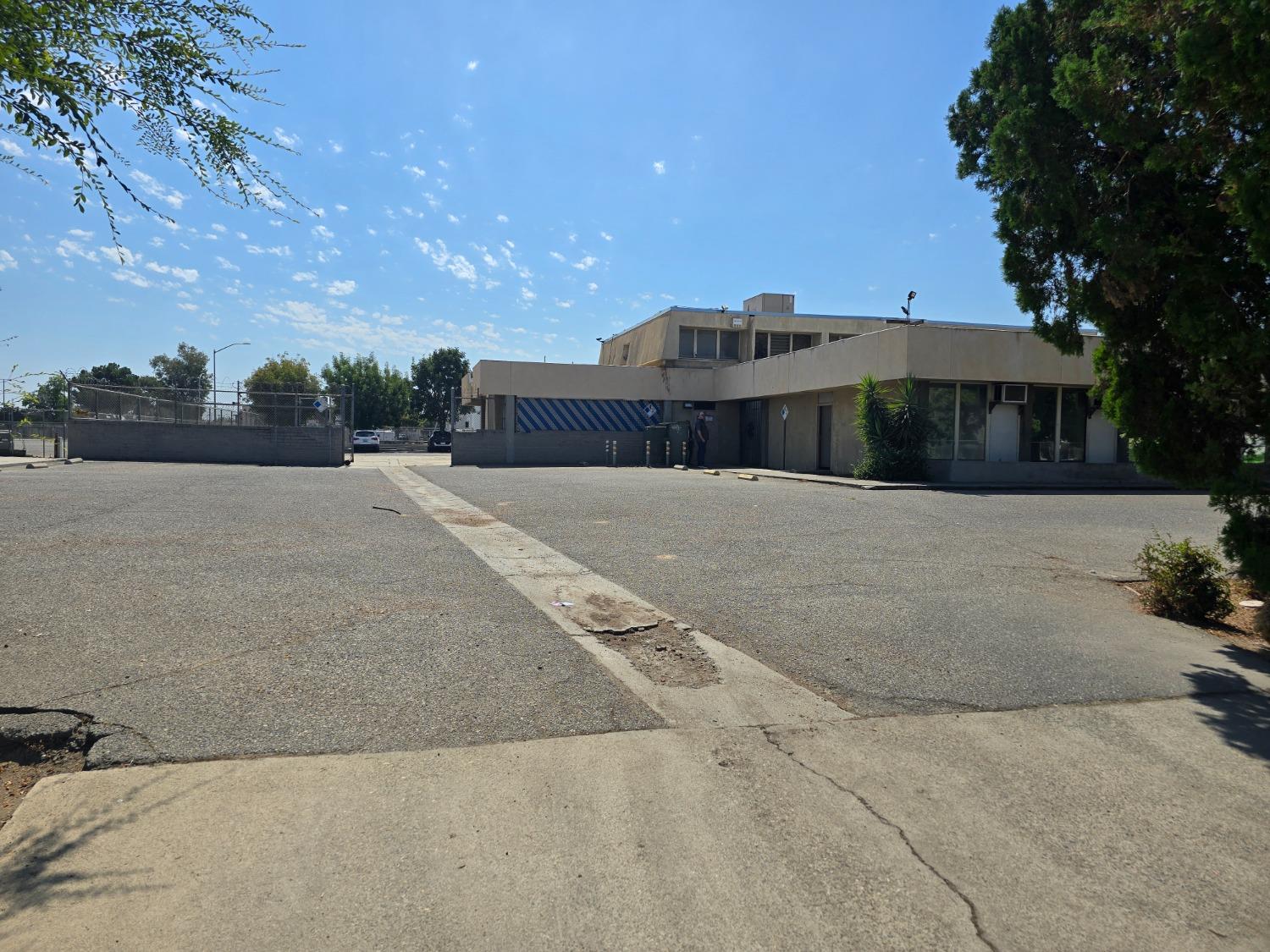 1414 Stanislaus St, Fresno, CA 93706