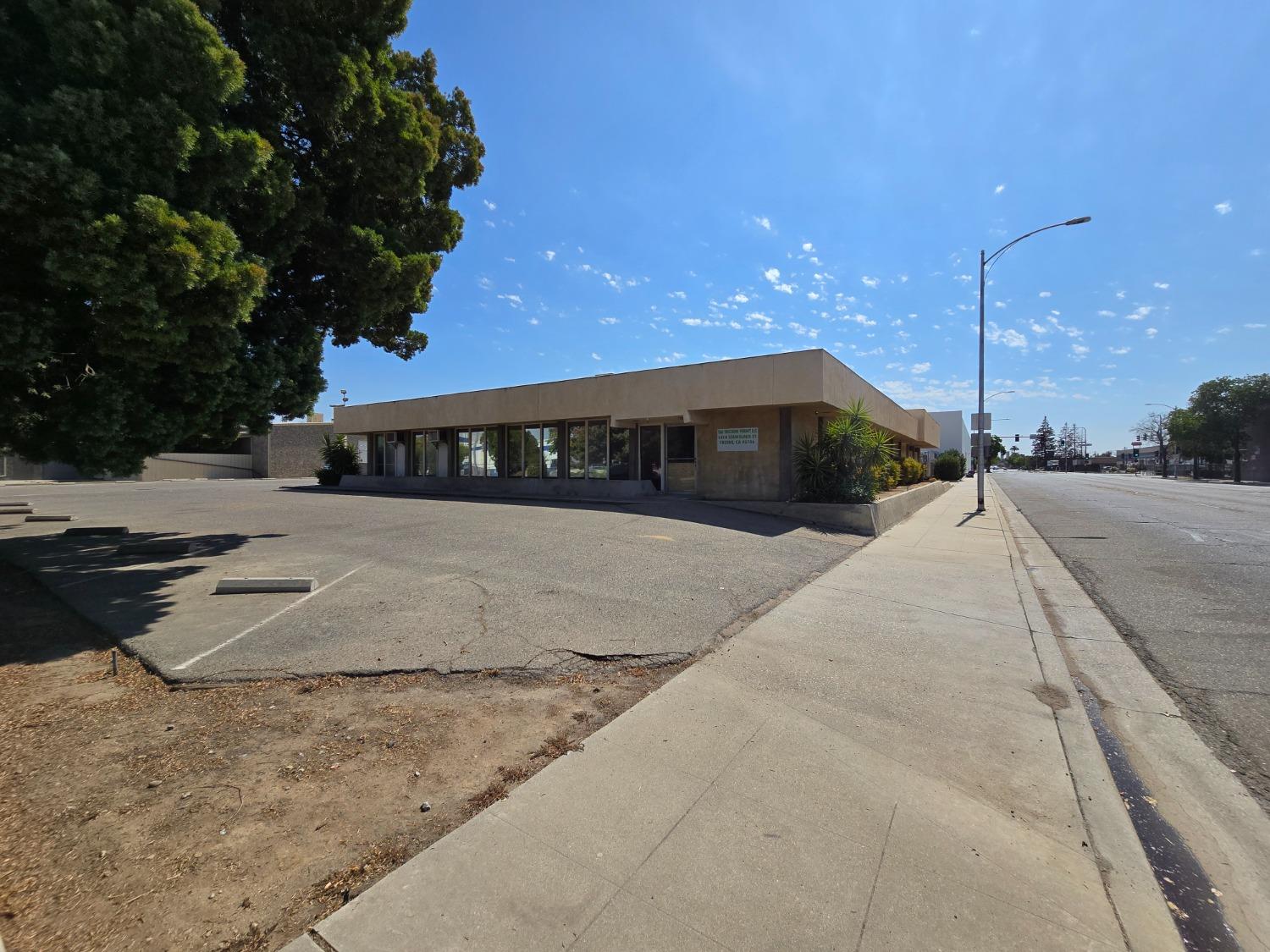 1414 Stanislaus St, Fresno, CA 93706