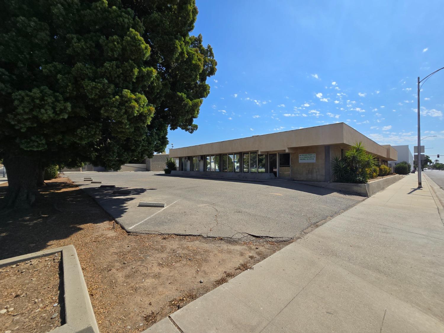 1414 Stanislaus St, Fresno, CA 93706